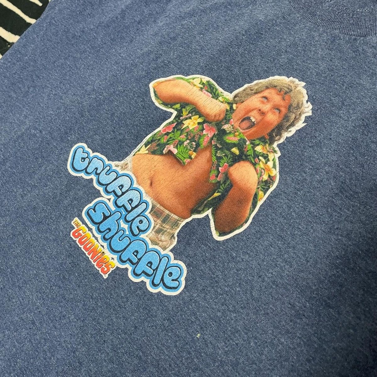 Vintage Vintage Y2K 2000s The Goonies Chunk Truffle Shuffle T Shirt Size US L / EU 52-54 / 3 - 5 Thumbnail