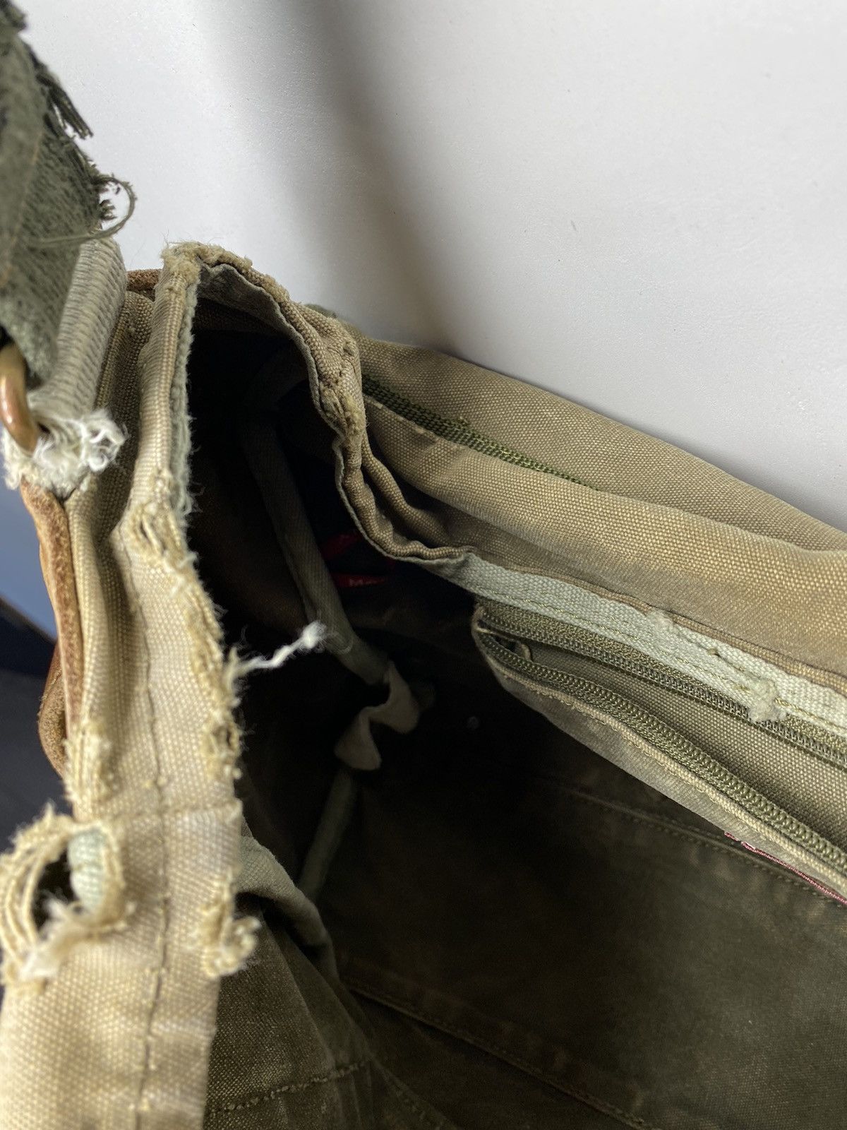 Japanese Brand × Vintage Vintage Like Diesel Military Army CrossBody Messenger Bag Size ONE SIZE - 8 Thumbnail
