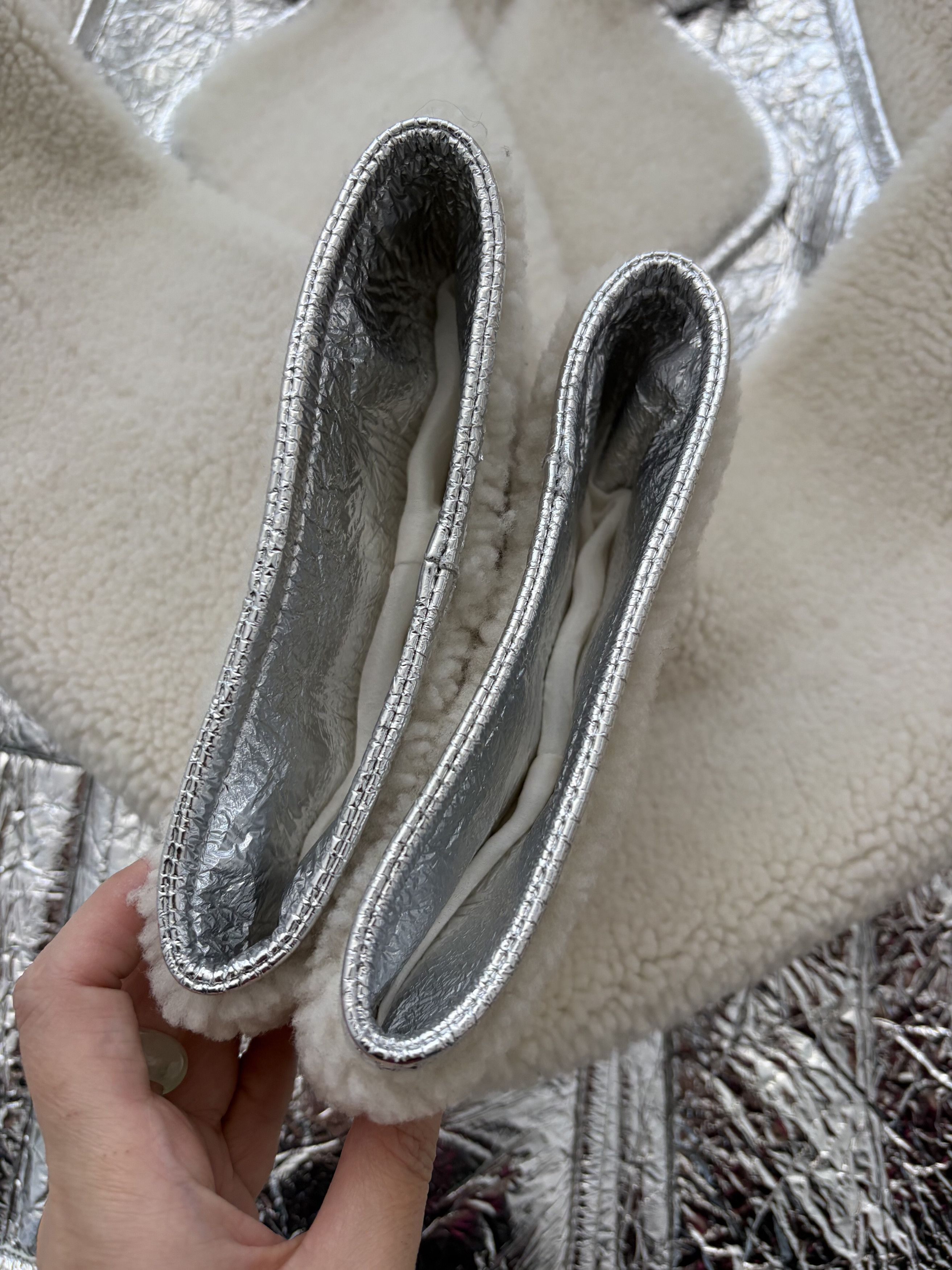 Chanel Chanel Metallic Silver Shearling Coat. Size XS / US 0-2 / IT 36-38 - 7 Thumbnail