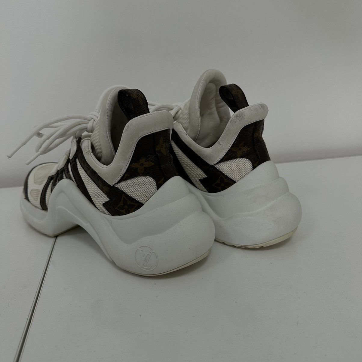 Louis Vuitton Louis Vuitton Archlight Trainer Monogram White Shoes Size US 6 / IT 36 - 6 Thumbnail