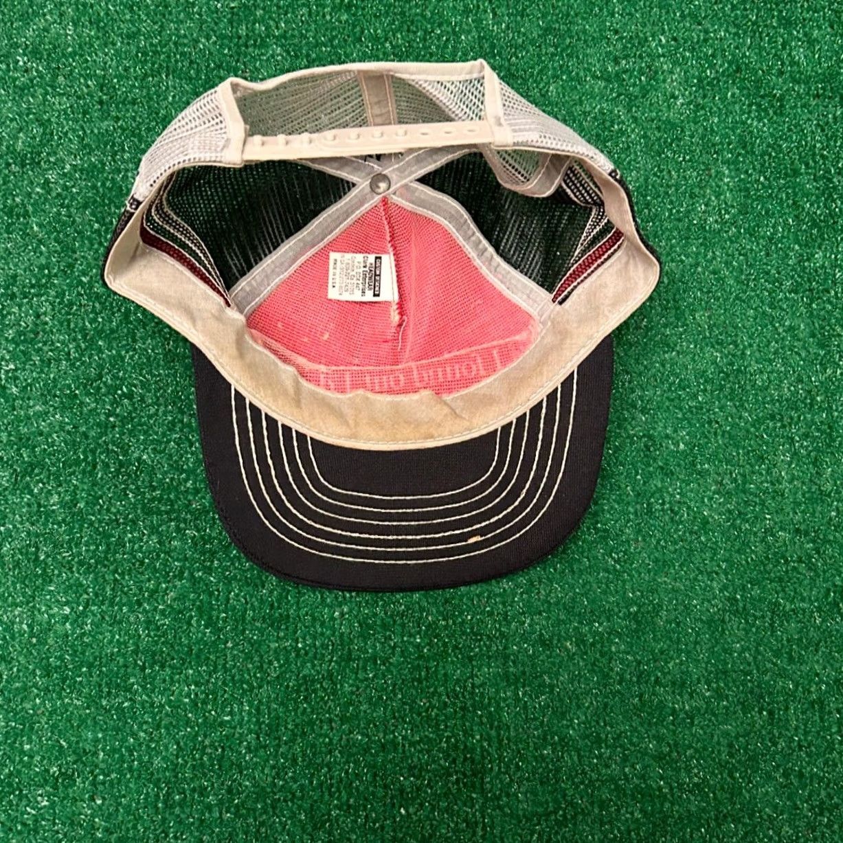 Vintage VINTAGE Trucker Hat USA Gave Up Women and Drinking Humor Truck Stop Three Stripe Red One Size Mens Size ONE SIZE - 5 Thumbnail