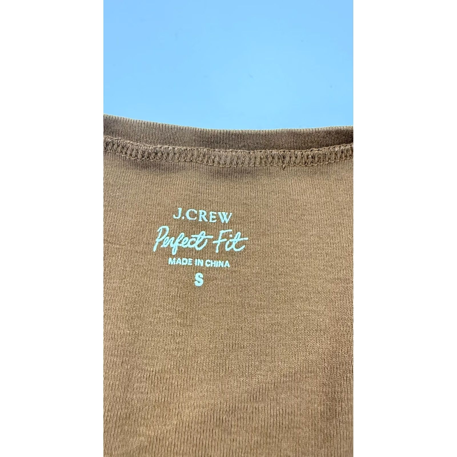 J.Crew J.Crew Shirt Womens Small Brown Perfect Fit V Neck Long Sleeve Cotton Tee Top Size S / US 4 / IT 40 - 4 Thumbnail