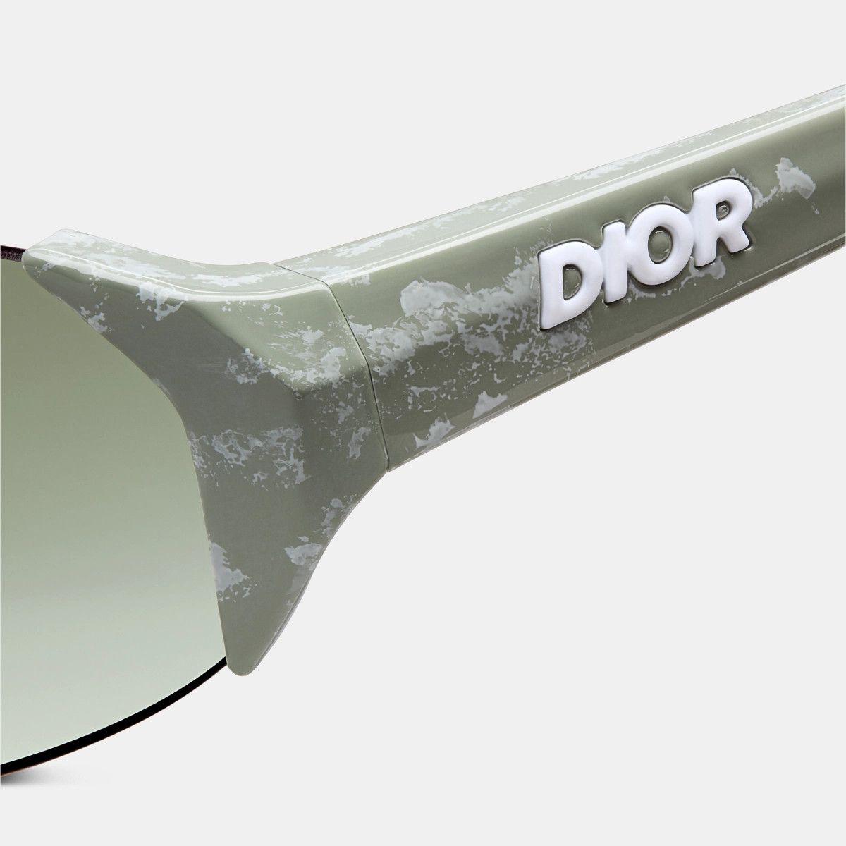 Dior o1bcso1str0126 Size: OS/Diorbay M1U in Green Size ONE SIZE - 5 Thumbnail