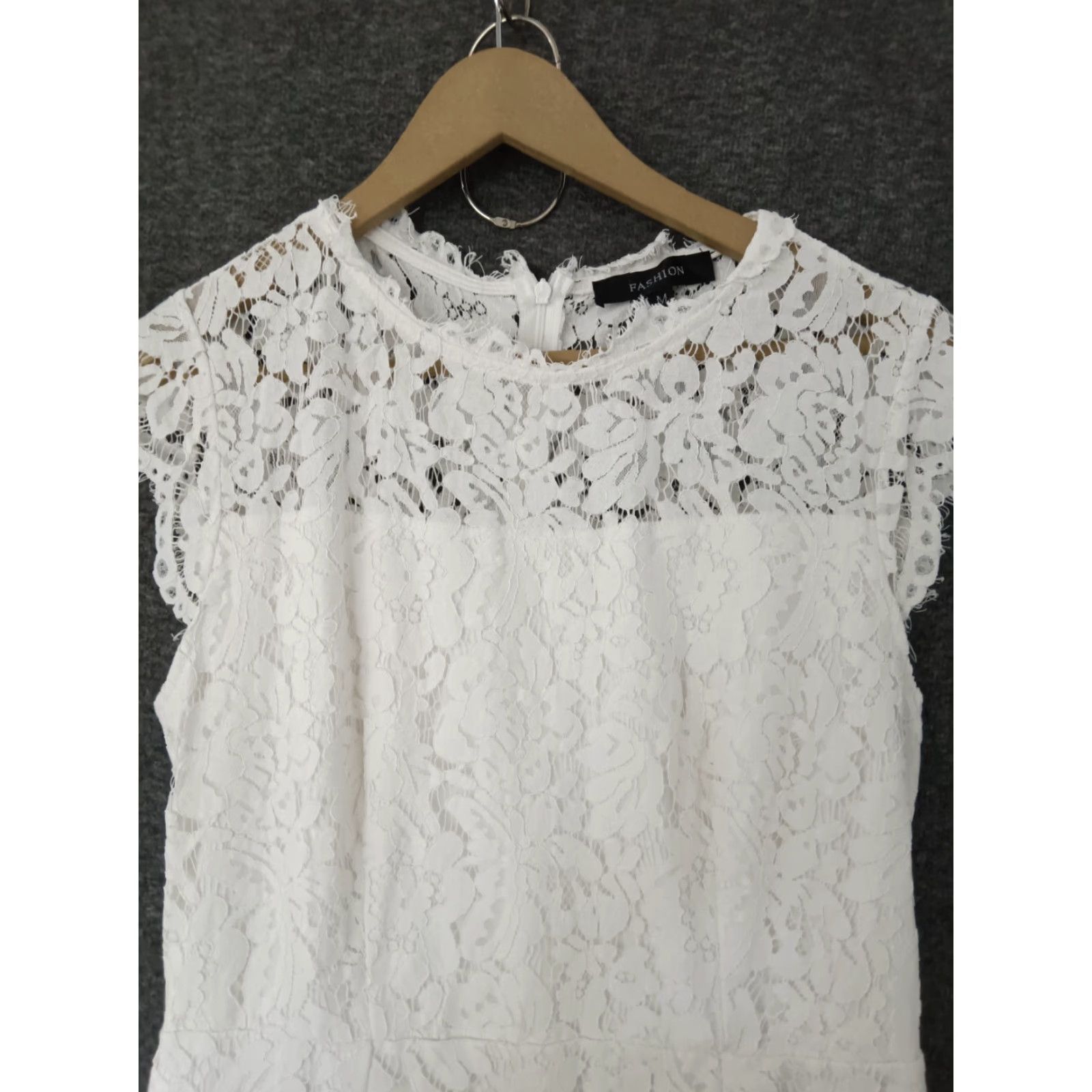 Vintage VINTAGE FASHION Women’s White Lace Sheath Midi Cap Sleeve Floral Lined Dress M - Party/Cocktail Size M / US 6-8 / IT 42-44 - 3 Thumbnail