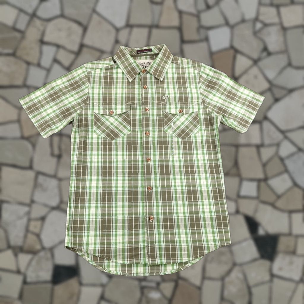 VINTAGE Fox Shirt Mens Small Green Brown Plaid Short Sleeve Button-Up Western Logo Casual Outdoor