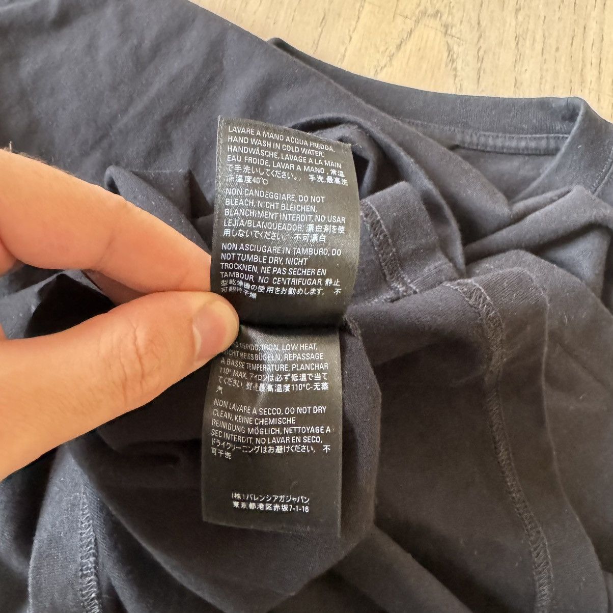 Balenciaga Balenciaga - Circle Logo Print T-Shirt - Black Size US L / EU 52-54 / 3 - 7 Thumbnail