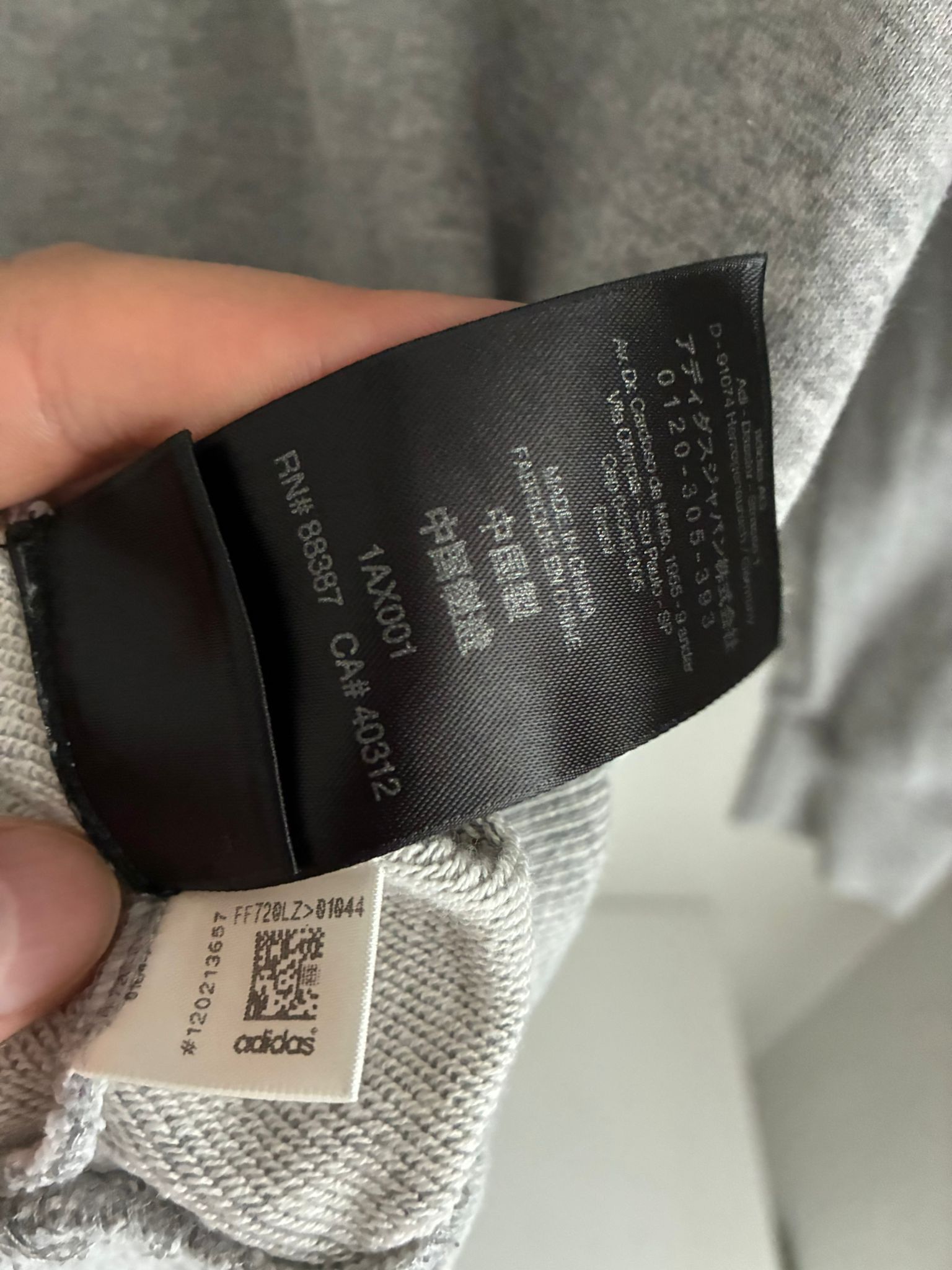 Yohji Yamamoto Adidas x Y-3 Yohji Yamamoto hoodie Japan designer Size US S / EU 44-46 / 1 - 7 Thumbnail