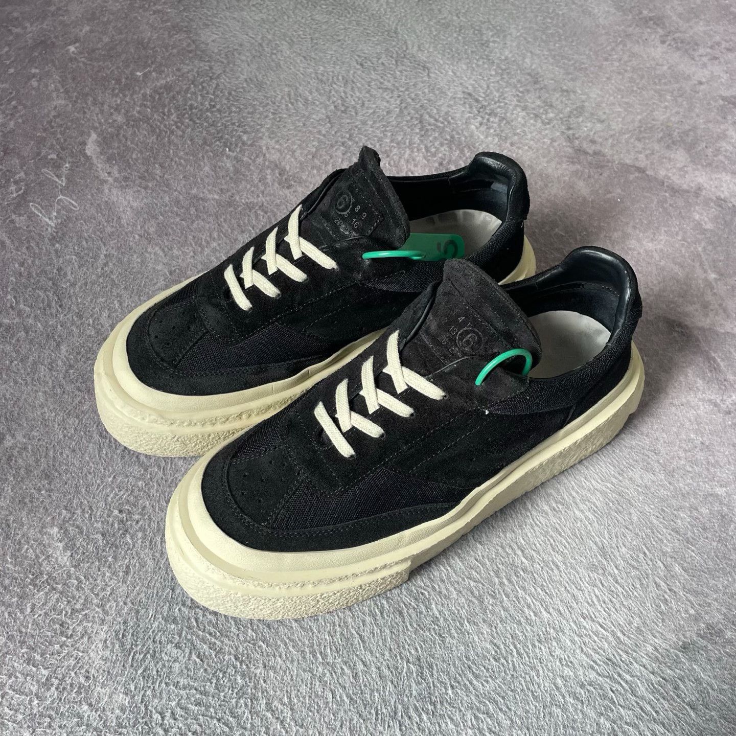 Nike Nike Black Lowtop Sneakers 42 Men Size US 9 / EU 42 - 1 Thumbnail