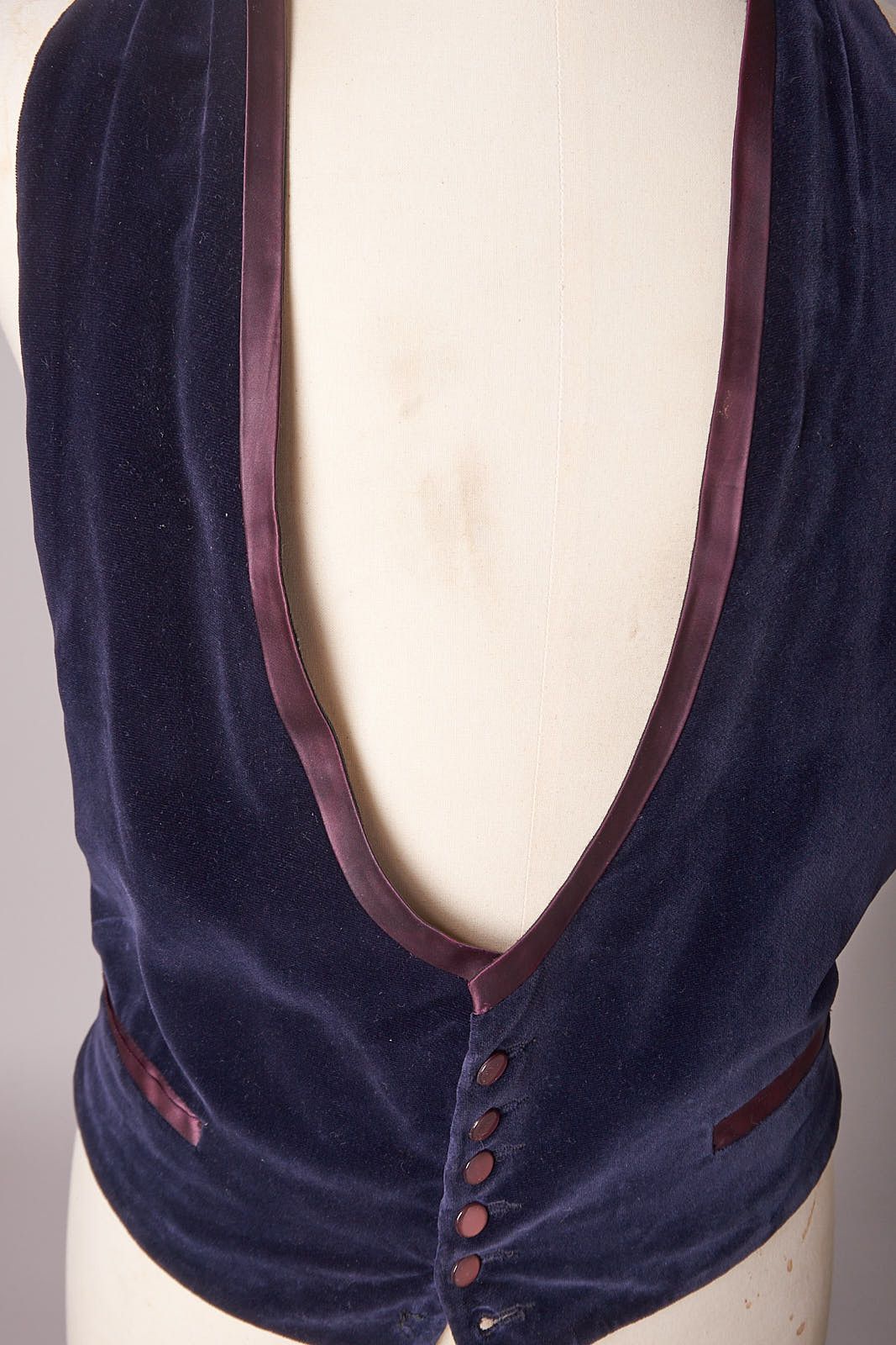 Vintage Vintage Blue Violet Velvet 1970s Tuxedo Vest Size 40L - 7 Thumbnail
