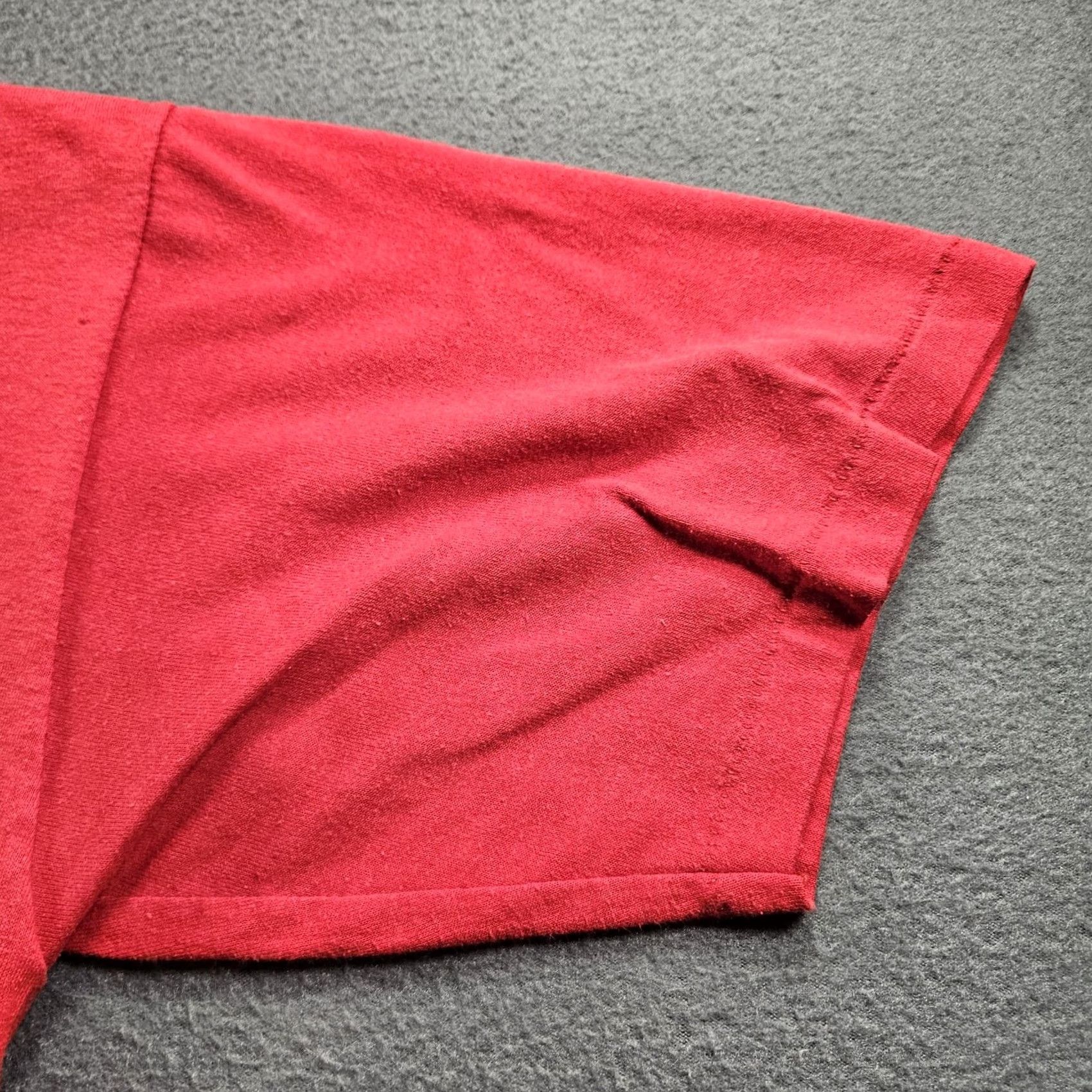 Jerzees VINTAGE I Can Handle Any Crisis Shirt Men XL Red Graphic Print 90s Dad Funny JERZEES T-Shirt Size US XL / EU 56 / 4 - 3 Thumbnail