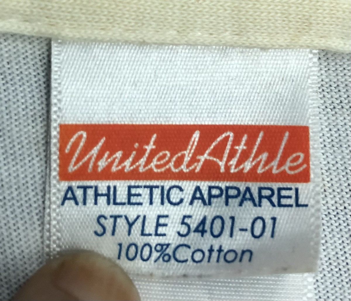 Vintage Vintage UnitedAthle Athletic Apparel T-Shirt Size US XL / EU 56 / 4 - 7 Thumbnail