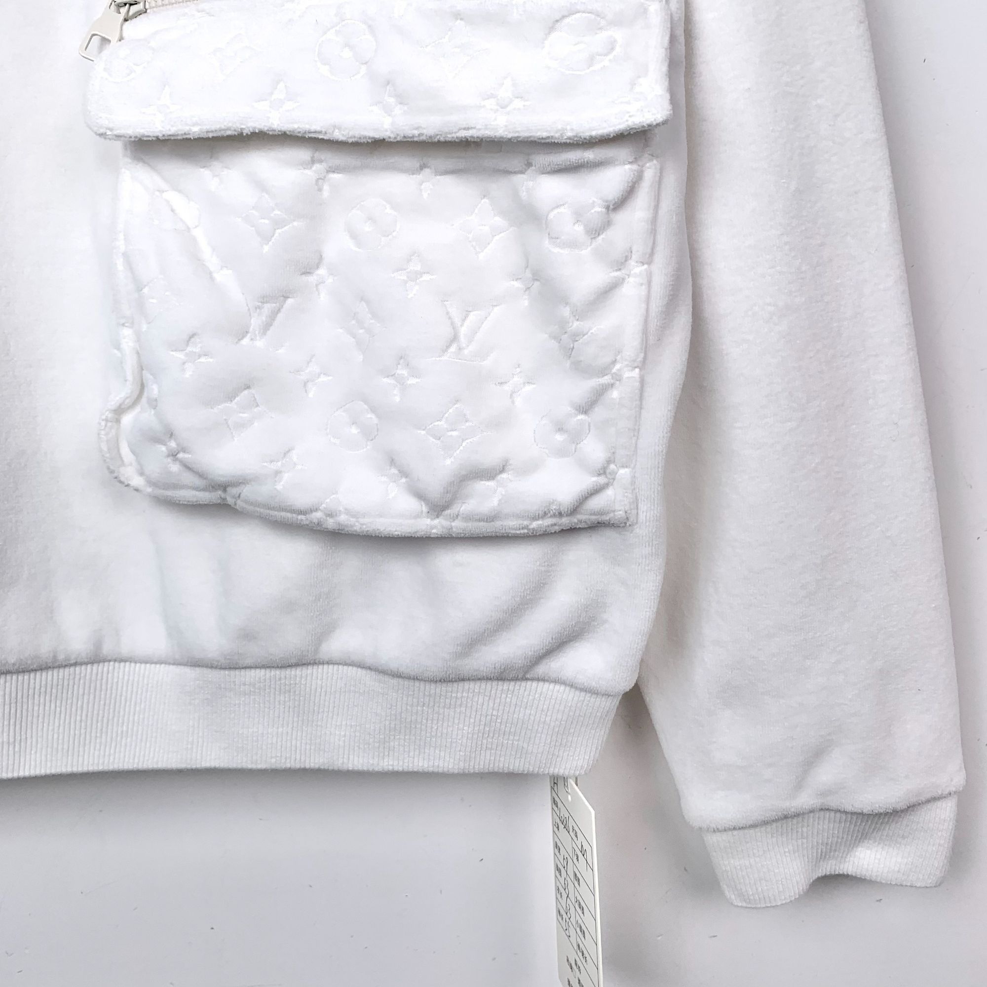 Louis Vuitton Louis Vuitton White Logo Embossed Half-Zip Cotton Sweatshirt Size US M / EU 48-50 / 2 - 7 Thumbnail