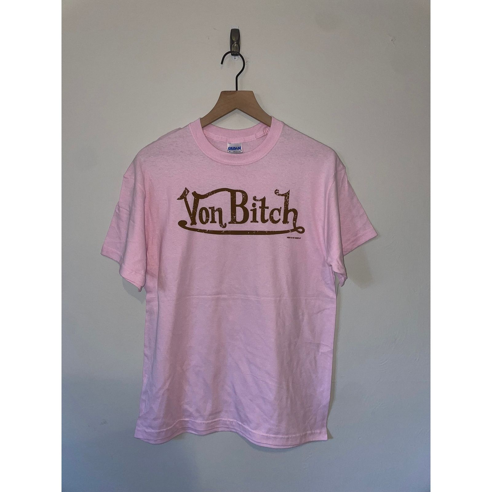Gildan Y2K Von B*tch Dutch Spoof Pink Humor Joke Shirt Tee 2000s M Size US M / EU 48-50 / 2 - 1 Thumbnail