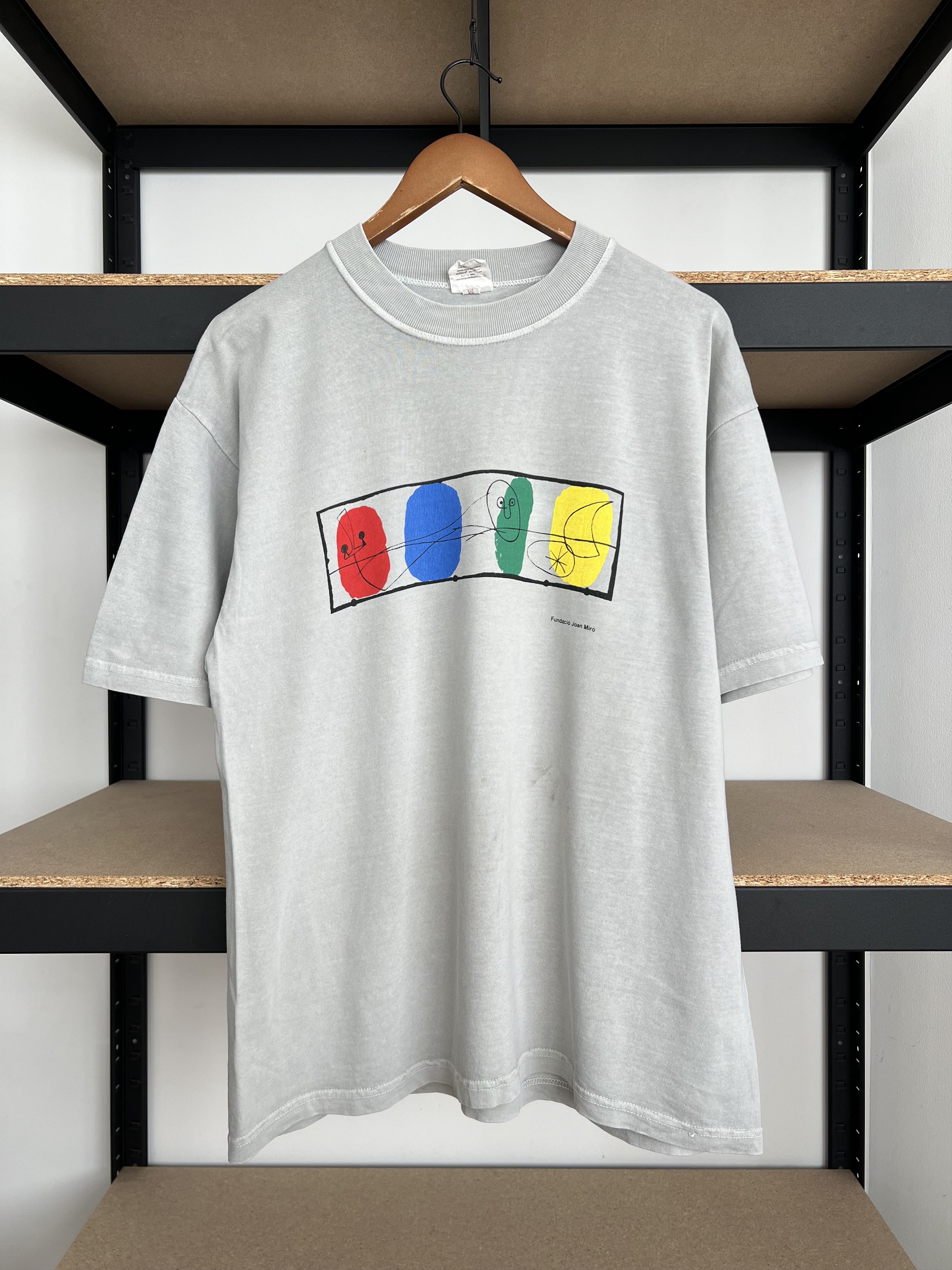 Arts & Science Vintage 1996 Joan Miro Suc Miro Art Gray T-shirt Size US M / EU 48-50 / 2 - 1 Thumbnail