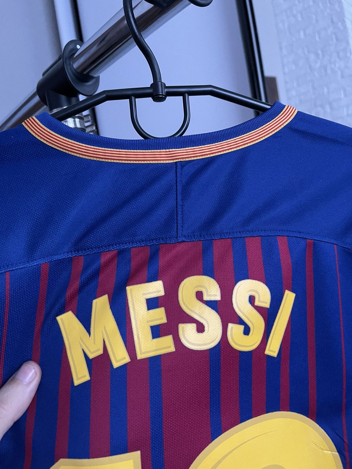 Nike 2017/2018 Nike FC Barcelona Messi Soccer Jersey T-Shirt Size US M / EU 48-50 / 2 - 21 Thumbnail
