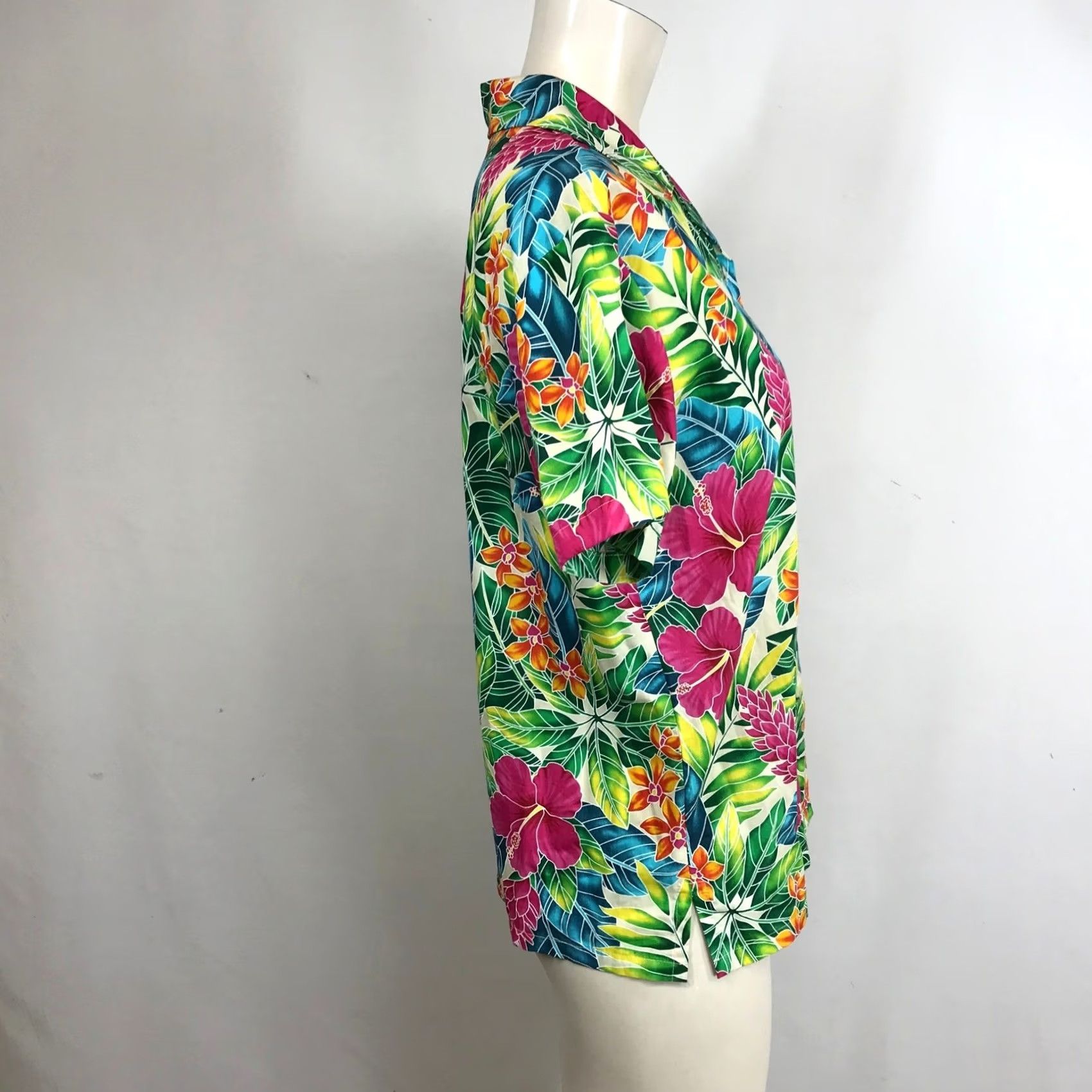 Vivobarefoot Go Barefoot Womens XS Hawaiian Tropical Floral Button-Up Shirt Size XS / US 0-2 / IT 36-38 - 4 Thumbnail