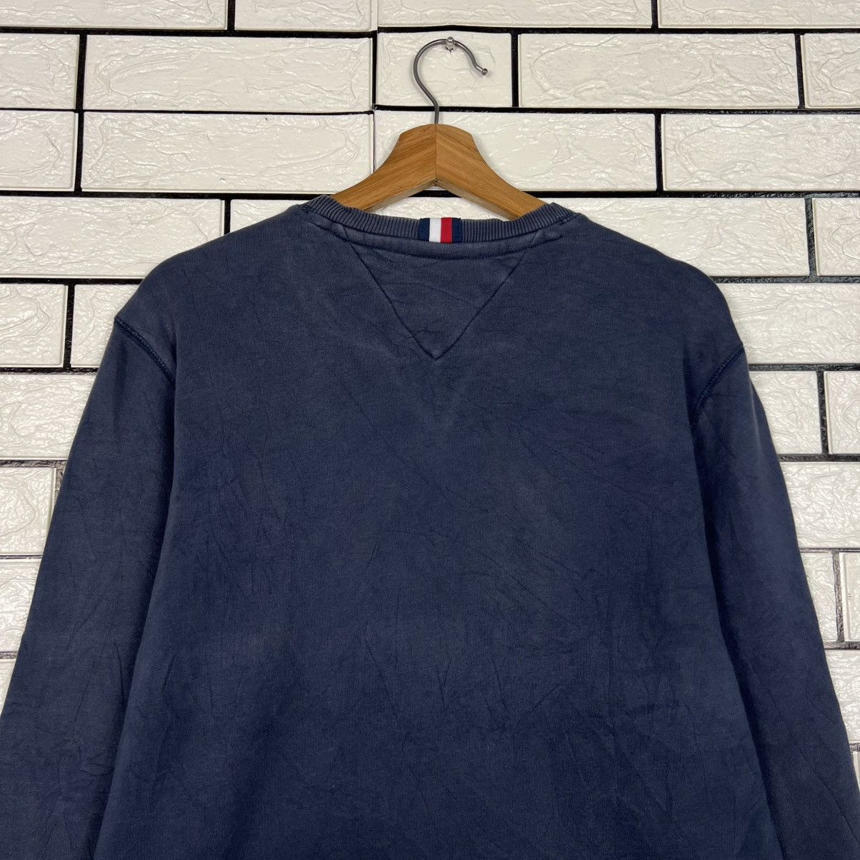 Tommy Hilfiger TOMMY HILFIGER Small Logo Crewneck Sweatshirt #4272-C194 Size US M / EU 48-50 / 2 - 13 Thumbnail