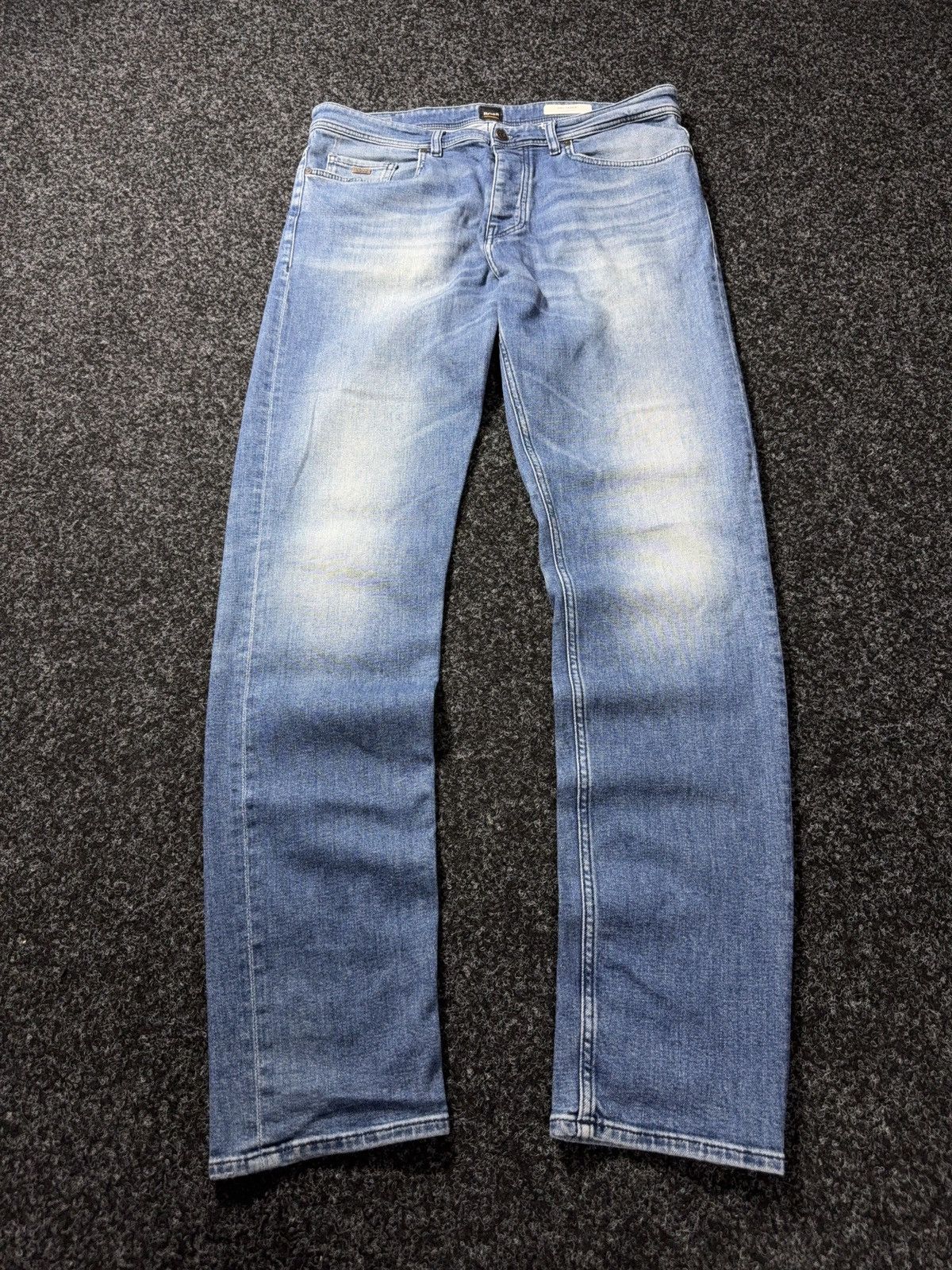 Hugo Boss 00s Hugo Boss Orange Distressed 040 Taber Tapered Jeans W36 Size US 36 / EU 52 - 1 Thumbnail
