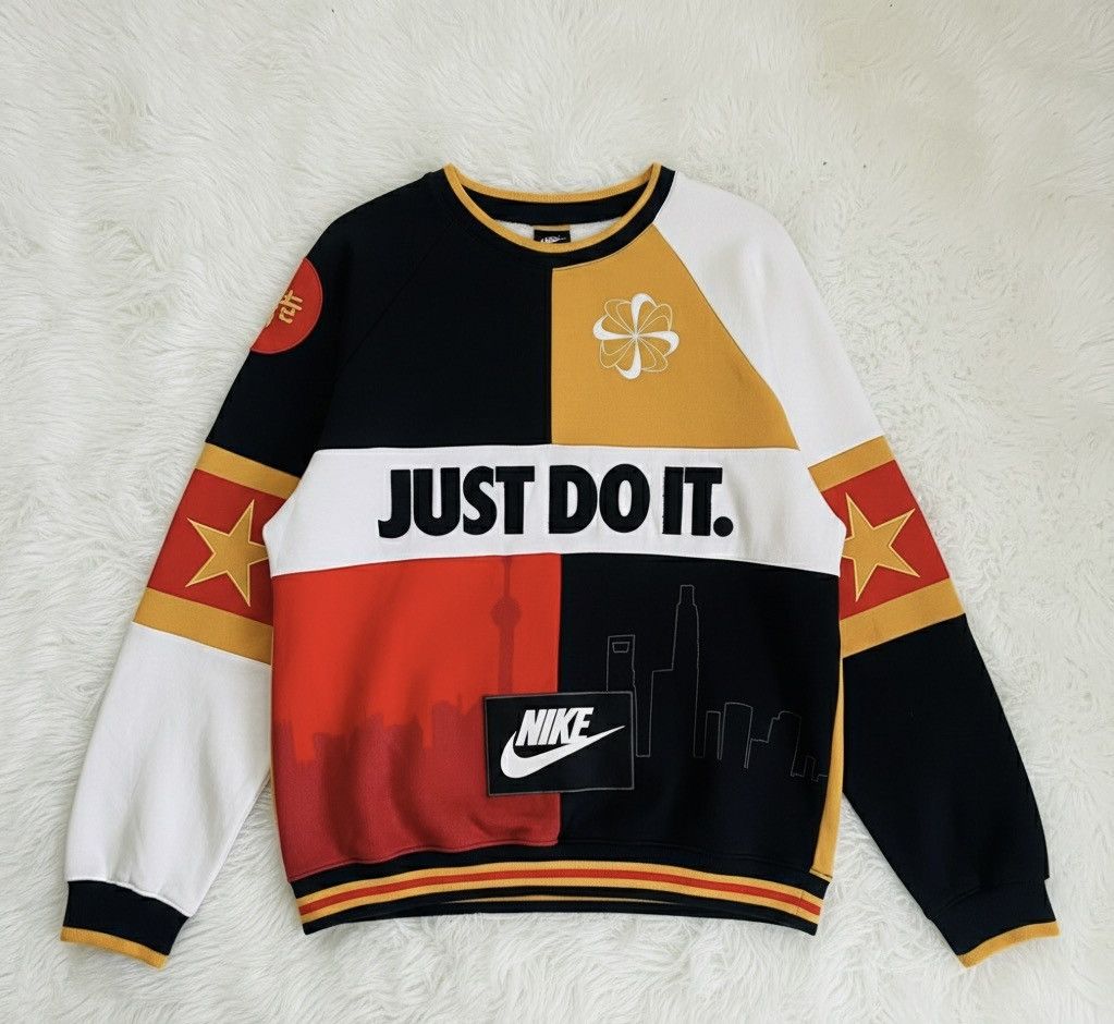 Nike NIKE NSW CREW SHANGHAI Size US XL / EU 56 / 4 - 1 Thumbnail
