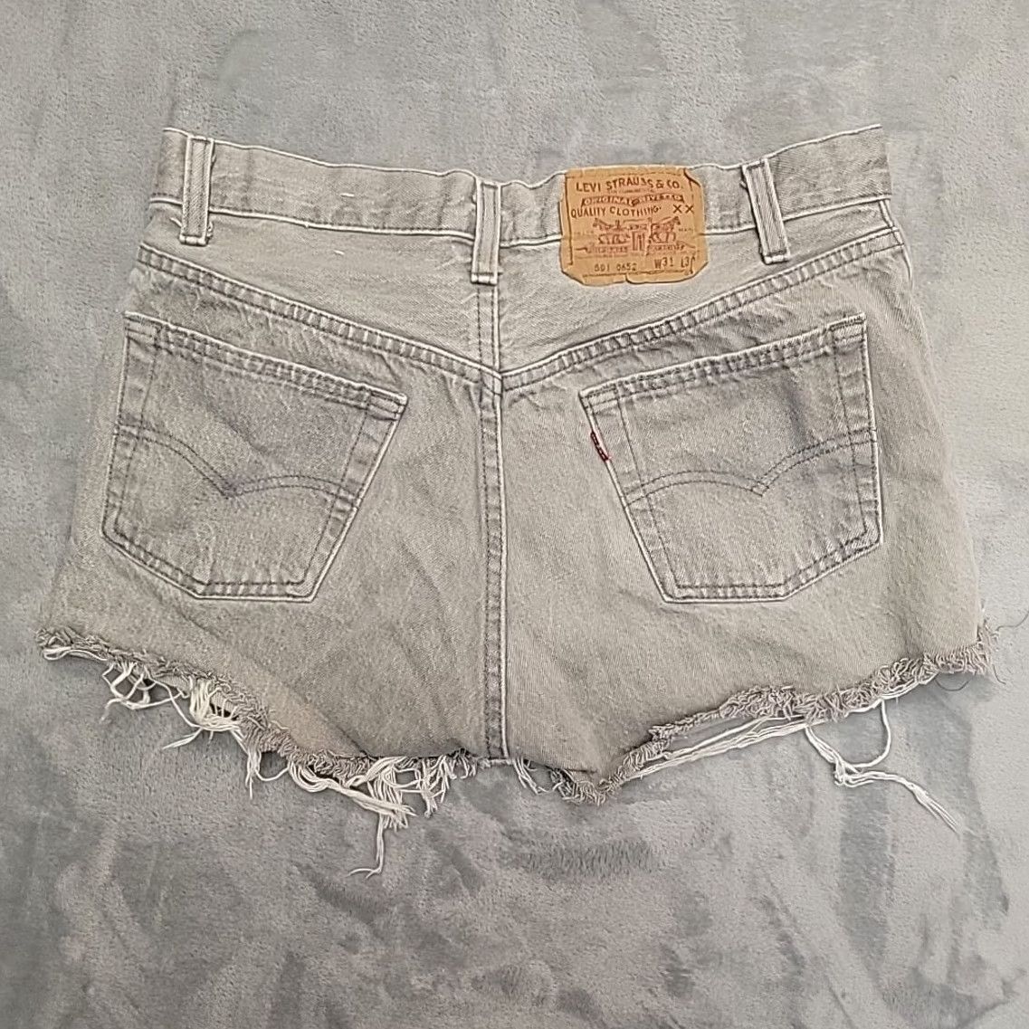Levi's VTG Levi's 501 Jorts Sz 31 Gray Denim Booty Biker Shorts Daisy Duke Made in USA Womens 31 Denim Cotton Jeans Shorts Mid 2000s Size 24" / US 00 / IT 34 - 4 Thumbnail