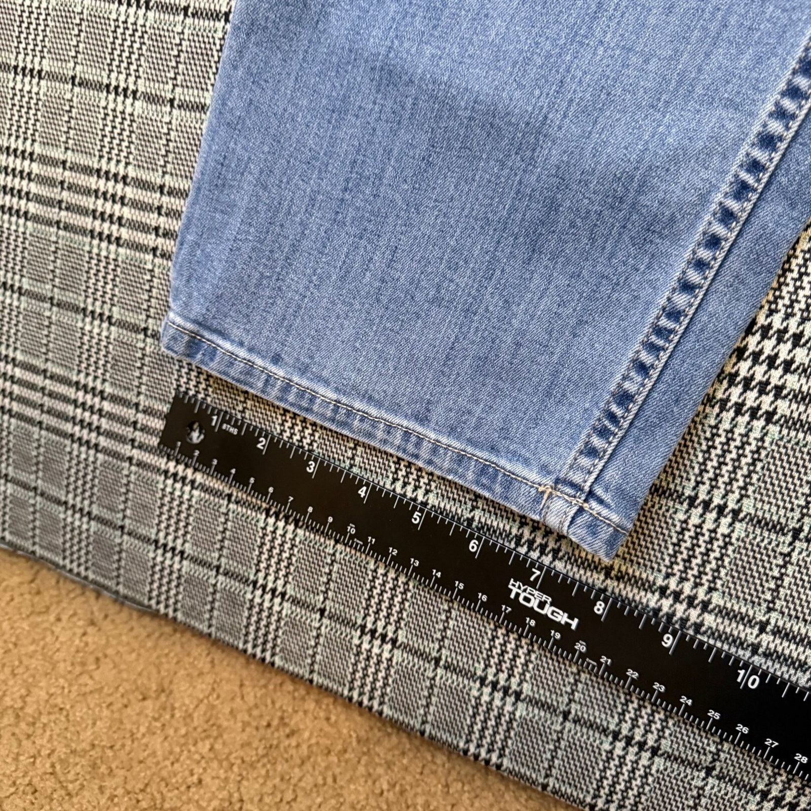 Calvin Klein Calvin Klein Men's Jeans Light Wash Denim Straight Leg 33x30 Size US 33 - 5 Thumbnail