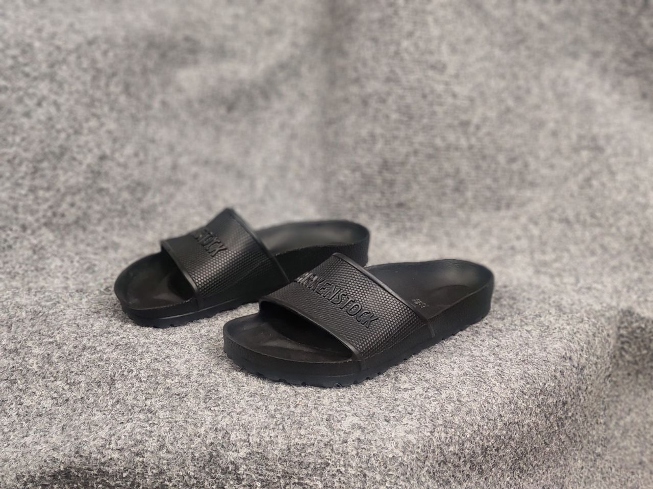 Birkenstock Birkenstock Barbados eva black sandals Slide Slip On Unisex Size US 7 / IT 37 - 7 Thumbnail