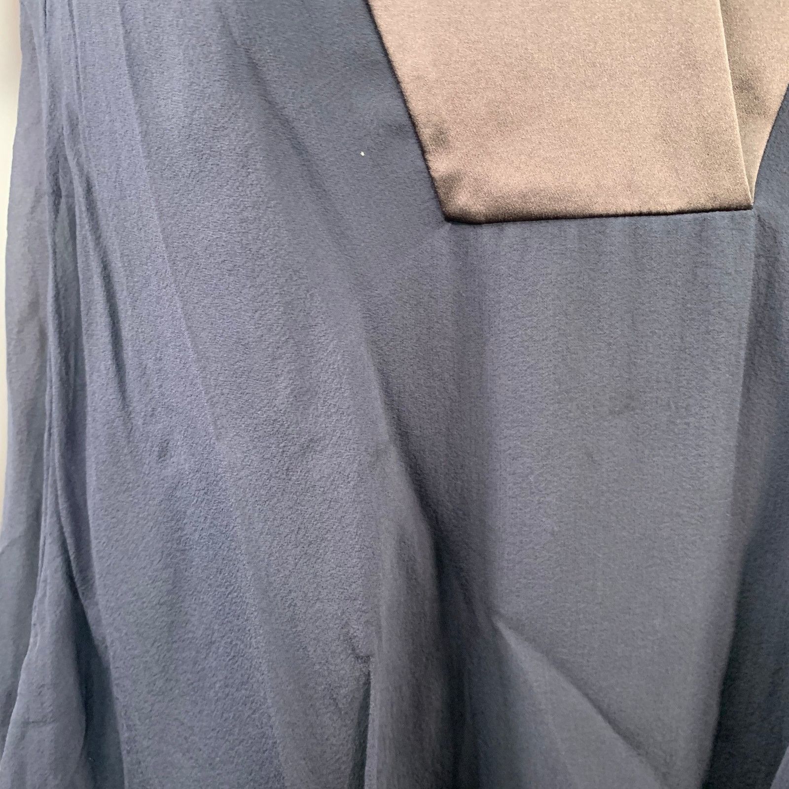 Brunello Cucinelli BRUNELLO CUCINELLI S Two Tone Monili Beading V-Neck Blouse Size S / US 4 / IT 40 - 6 Thumbnail