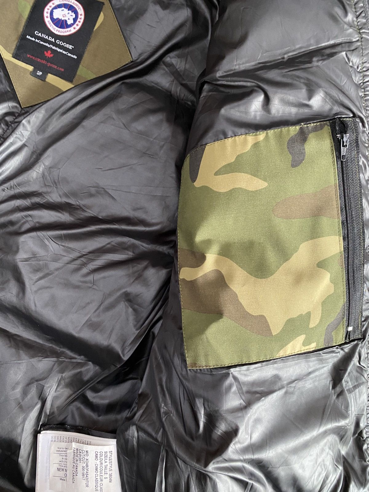 Canada Goose Canada Goose camo puffer jacket Size US S / EU 44-46 / 1 - 10 Thumbnail