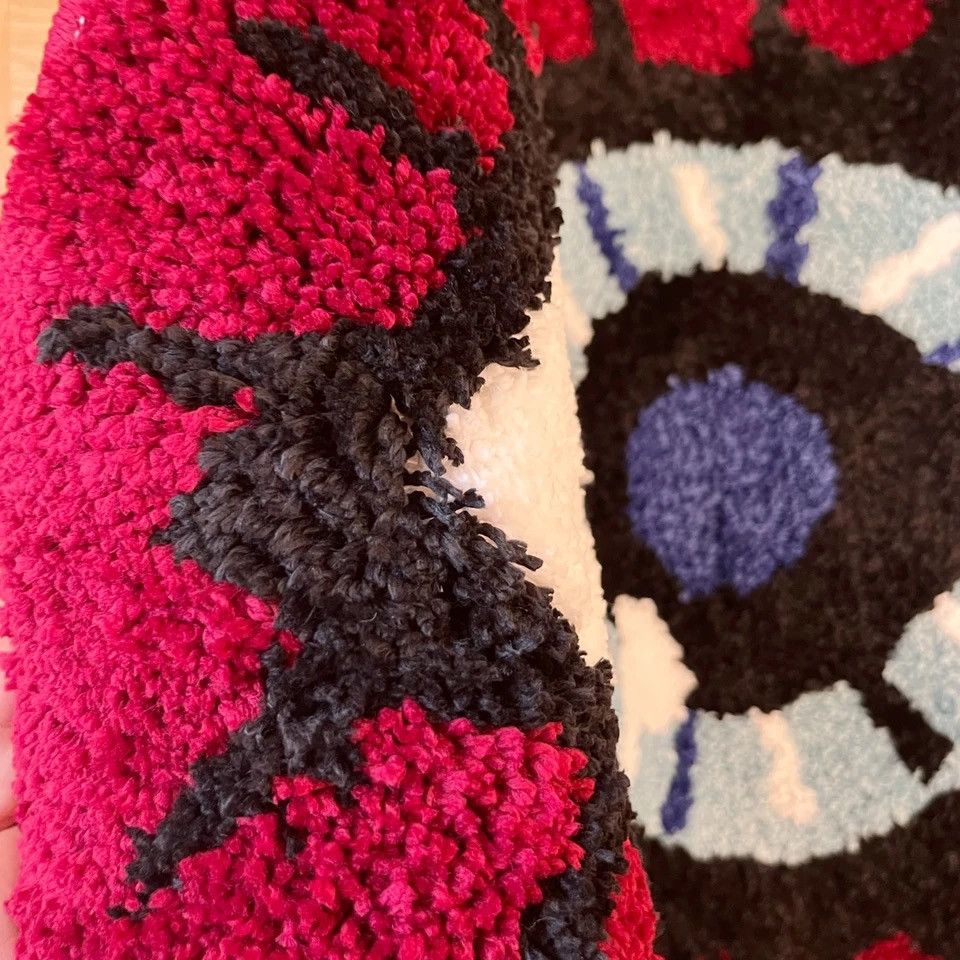 Vintage Red Eye Tufted Rug Special Style Carpet Cute Design Size ONE SIZE - 6 Thumbnail