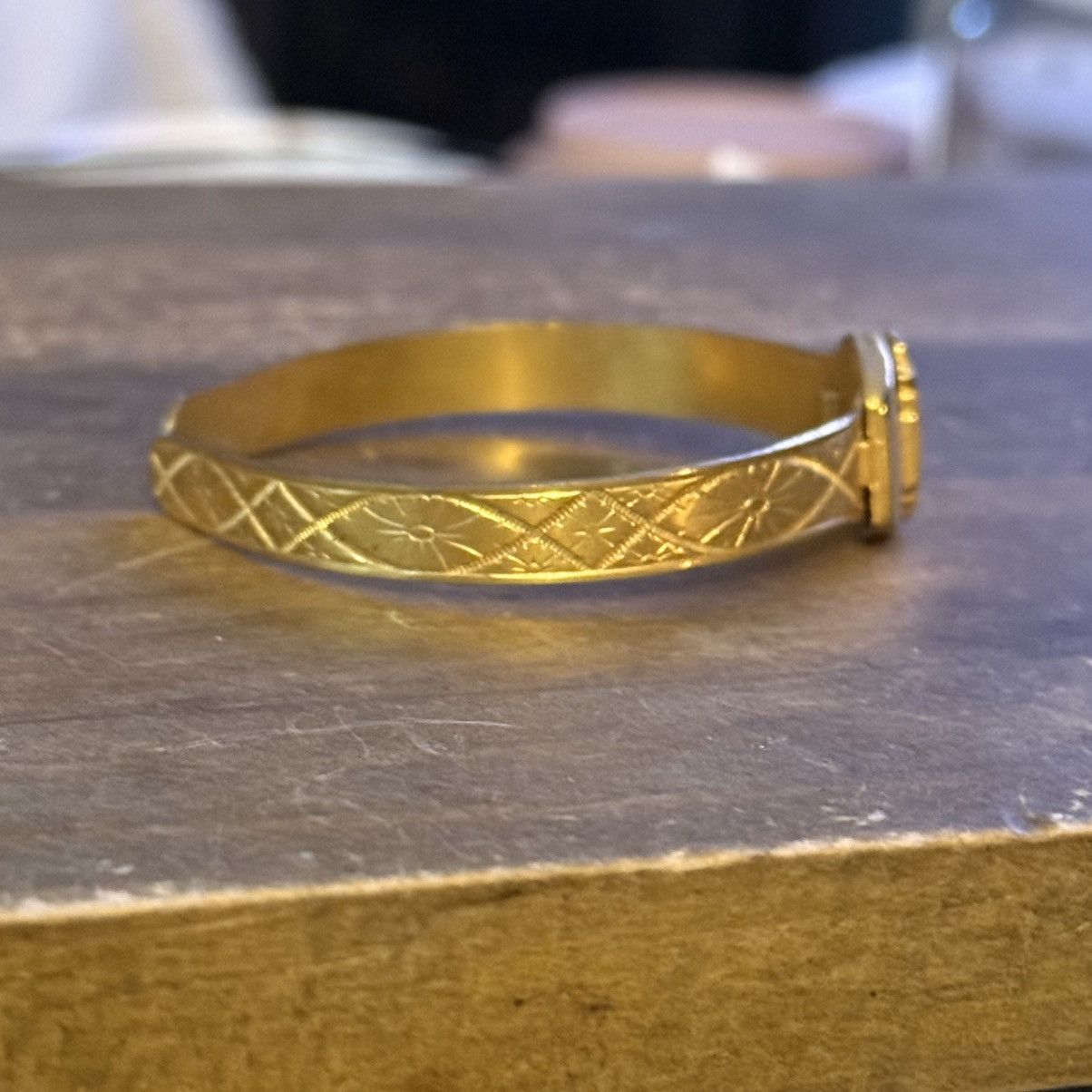 Vintage Vintage gold tone embossed red shield cross cuff bracelet Size ONE SIZE - 4 Thumbnail