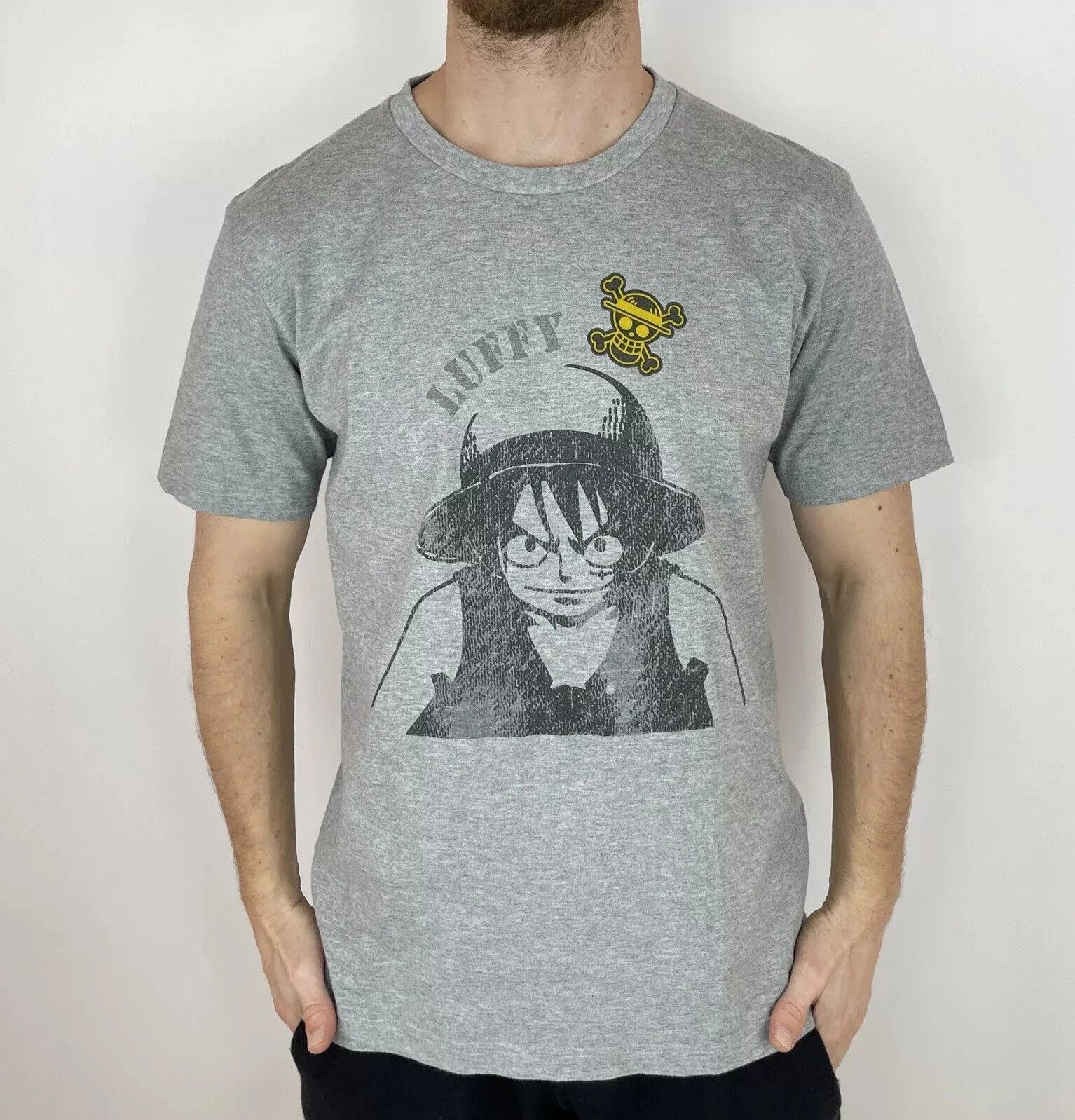 Uniqlo Uniqlo x One Piece Monkey D. Luffy Shirt Tee Gray Size US L / EU 52-54 / 3 - 1 Thumbnail