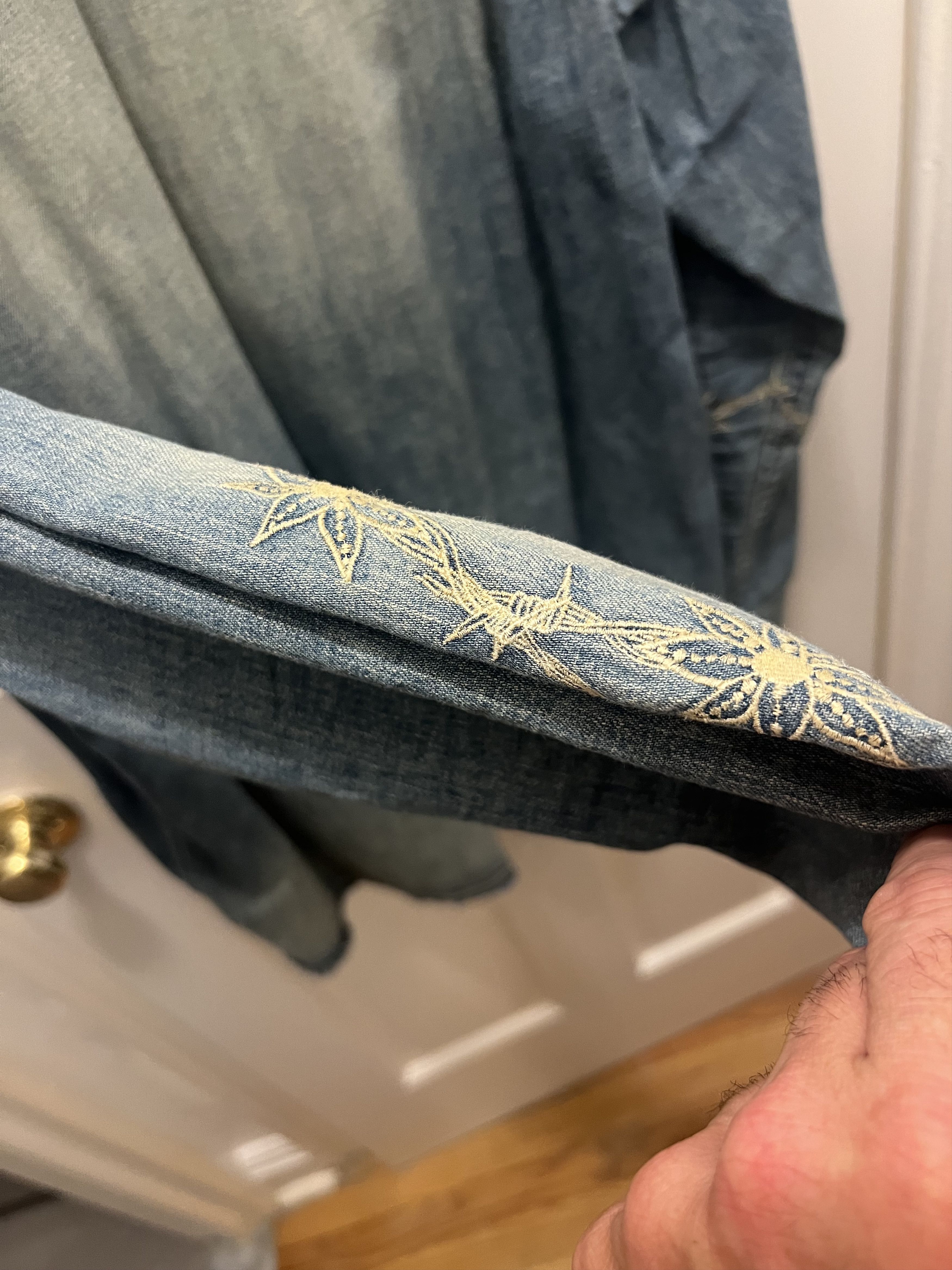 Sacai $1110 Embroidered Reworked Western Denim Shirt Size US L / EU 52-54 / 3 - 5 Thumbnail
