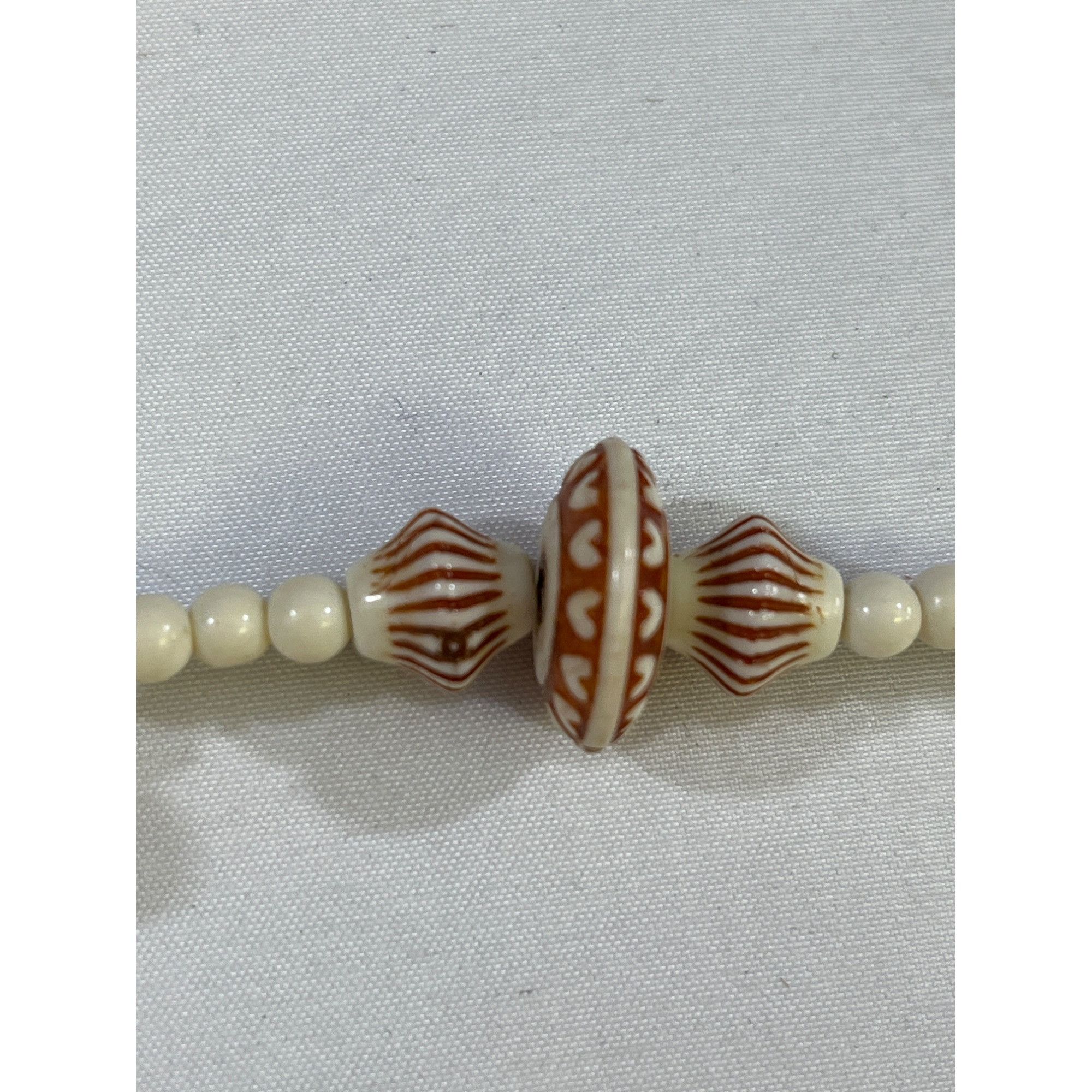 Other Vintage Womens White Beaded Necklace Size 24" Long SKU 6397 Size ONE SIZE - 3 Thumbnail
