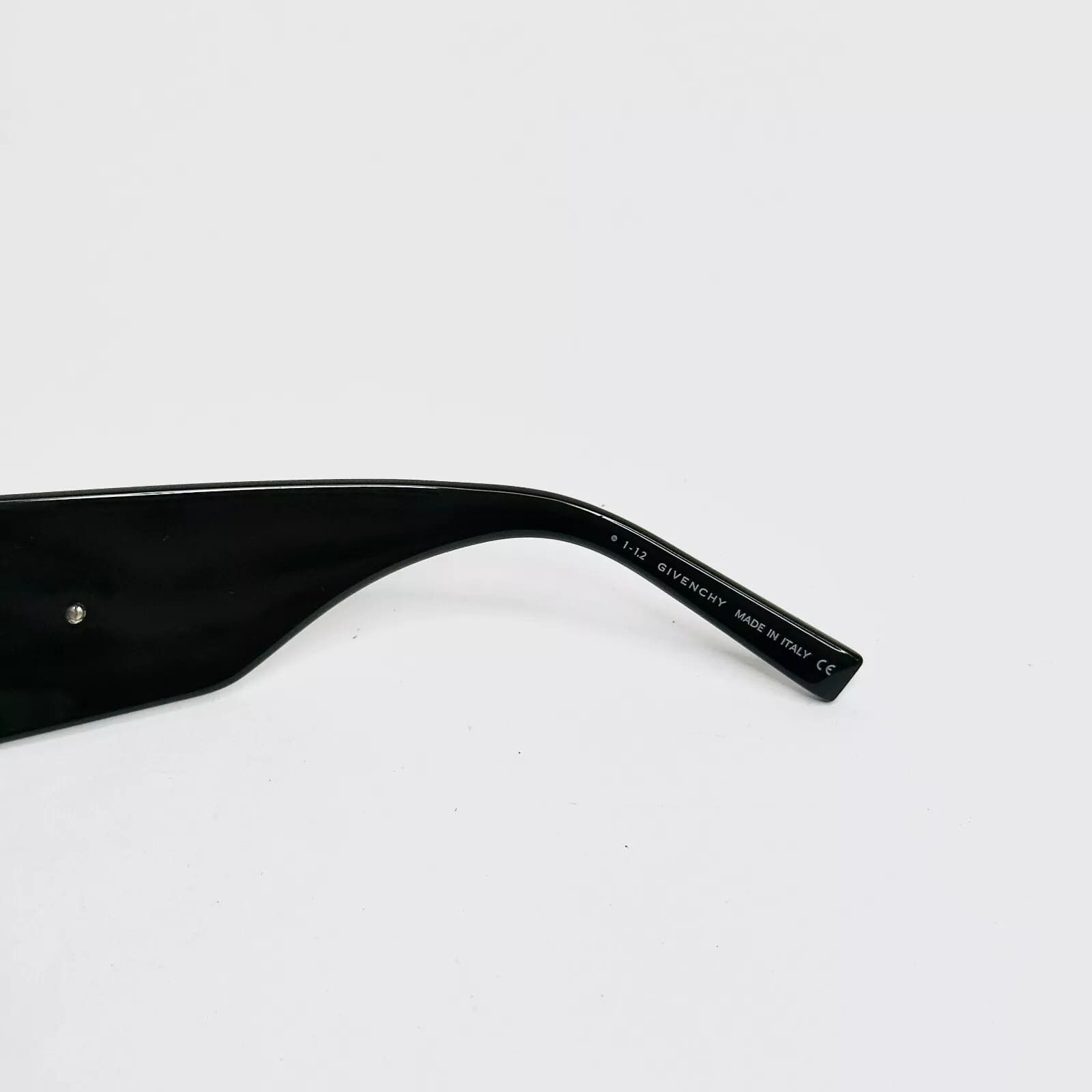 Givenchy GIVENCHY GV 4G BAR 40011 Black Square GV40011I Sunglasses Size ONE SIZE - 4 Thumbnail