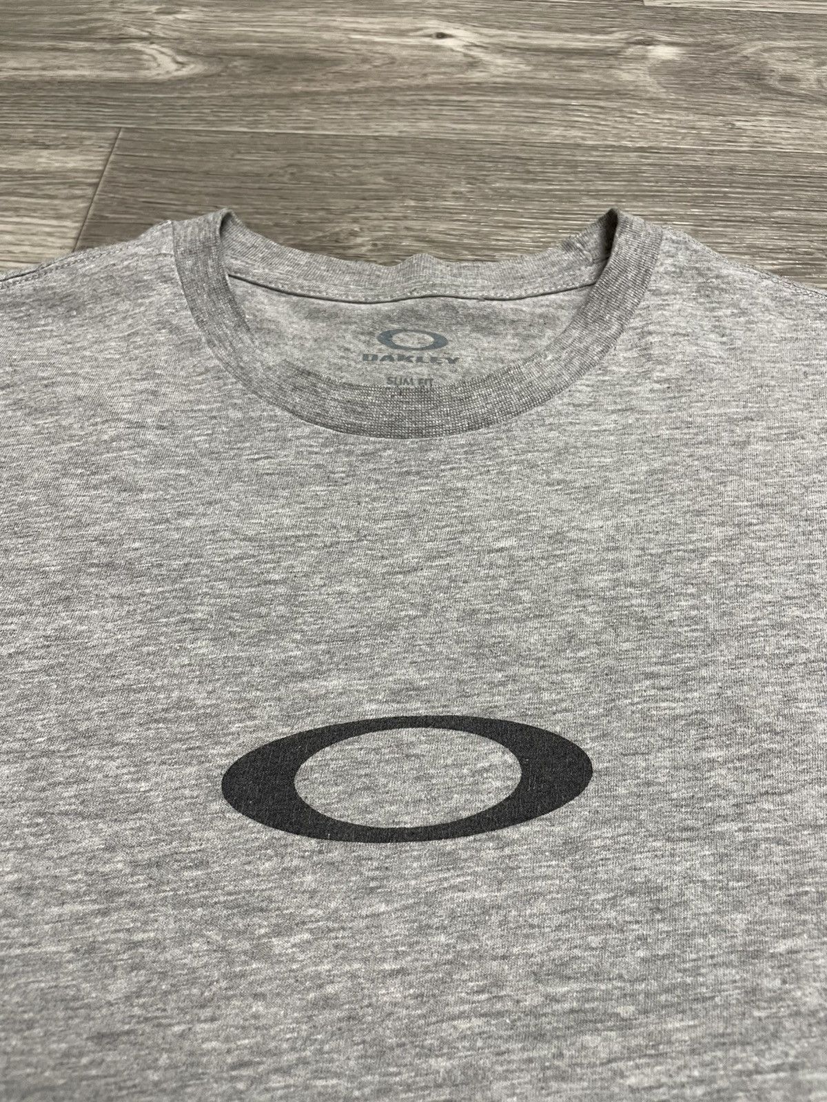Oakley Vintage Oakley Center Logo Gray T-Shirt Size US M / EU 48-50 / 2 - 6 Thumbnail