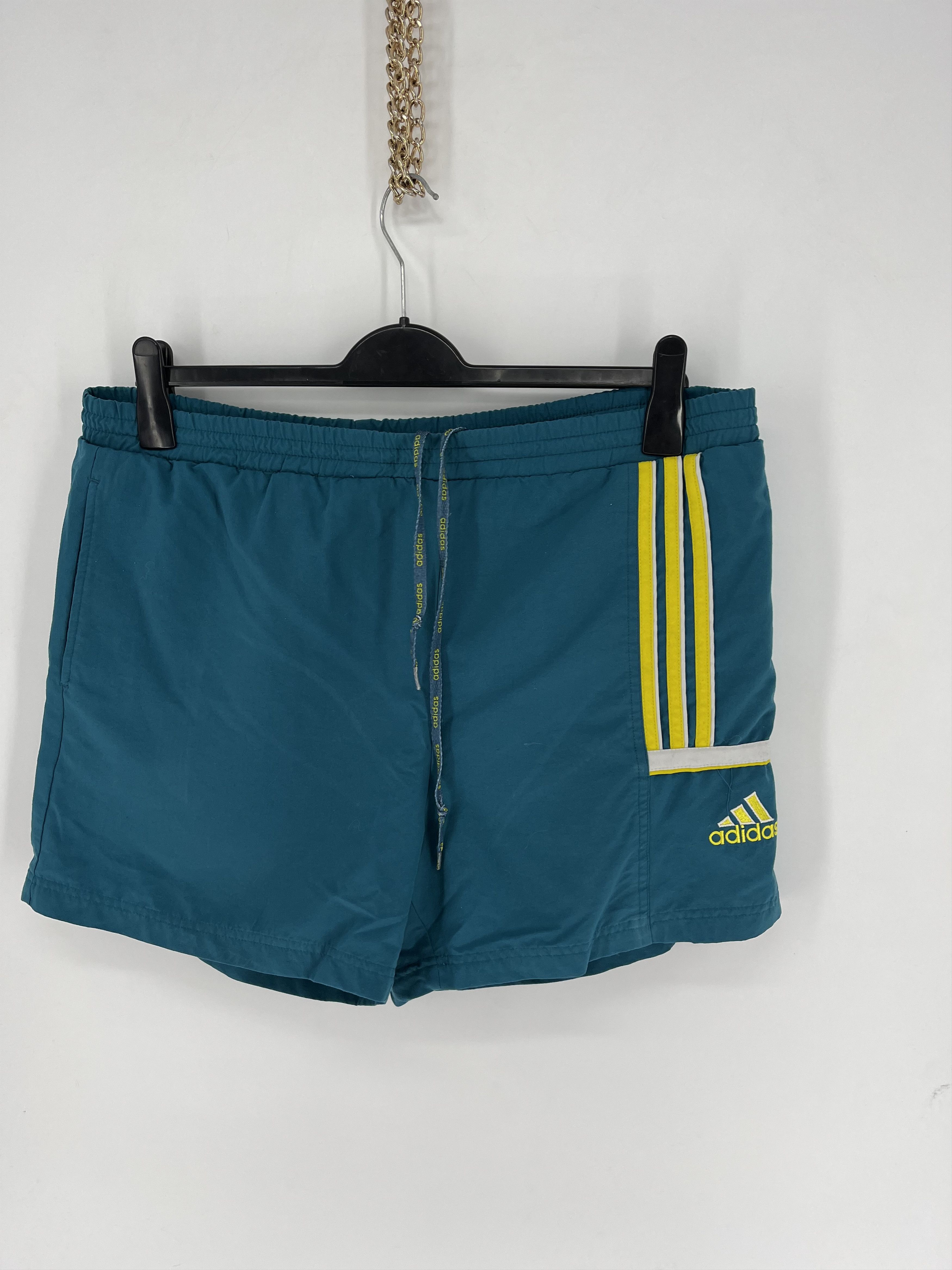 Adidas Vintage 90s Adidas Stripes Shorts Streetwear Fashion Size US 36 / EU 52 - 3 Thumbnail