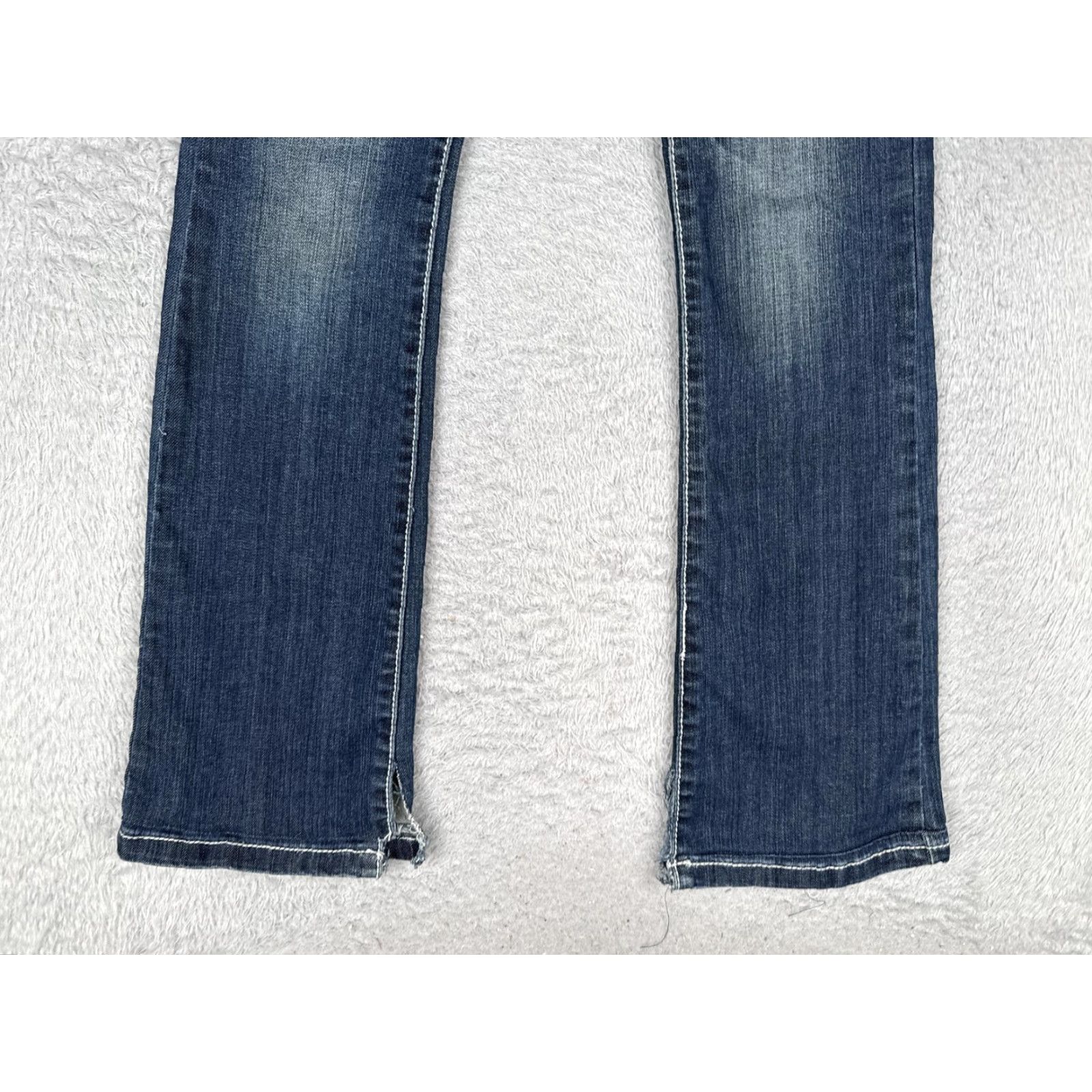 Vintage Miss Chic Icon Jeans Bootcut Juniors 7 Blue Medium Wash Mid Rise Rhinestone 26x30 Jeans Womens Retro USA Size 28" / US 6 / IT 42 - 2 Thumbnail
