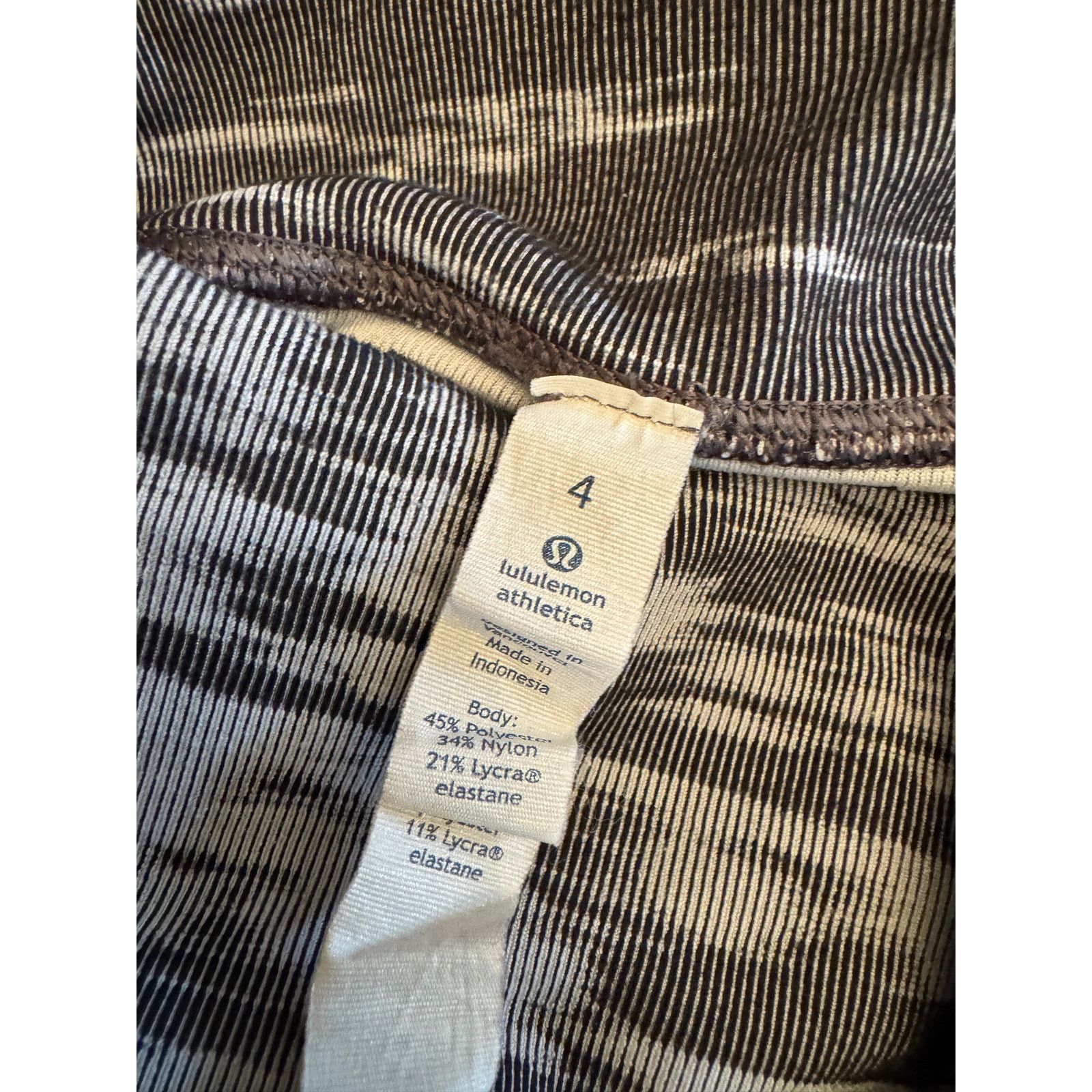 Lululemon Lululemon Gray Leggings Ladies w/Mesh Ankles Size 4 Size 27" / US 4 / IT 40 - 2 Thumbnail