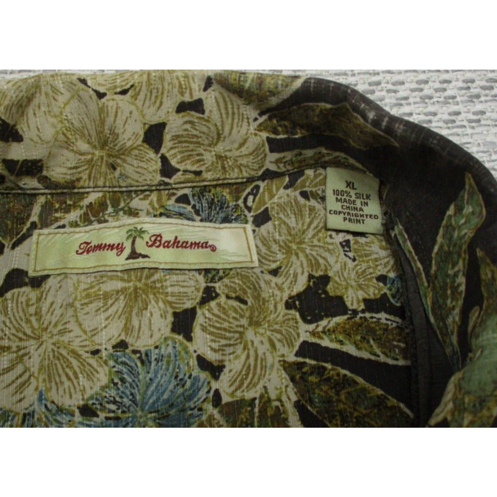 Tommy Bahama VINTAGE? No — Tommy Bahama Mens Hawaiian Shirt XL Short Sleeve Floral Button Up Silk Shirt Men Beach California 90s Retro Designer Nautical USA Size US XL / EU 56 / 4 - 5 Thumbnail