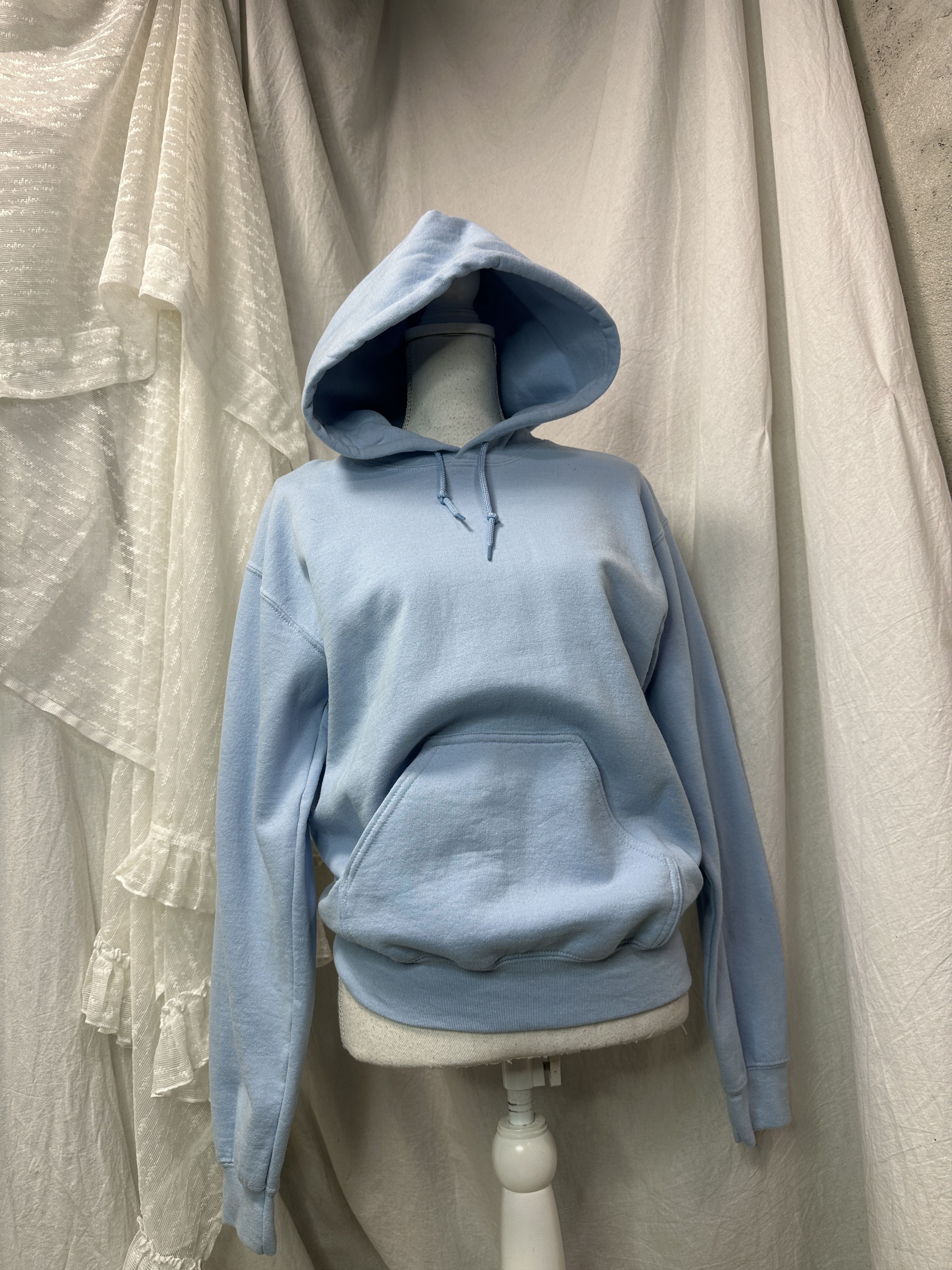 Vintage Vintage Streetwear Skater Baby Blue Blank Sweatshirt Y2K Size US S / EU 44-46 / 1 - 1 Thumbnail