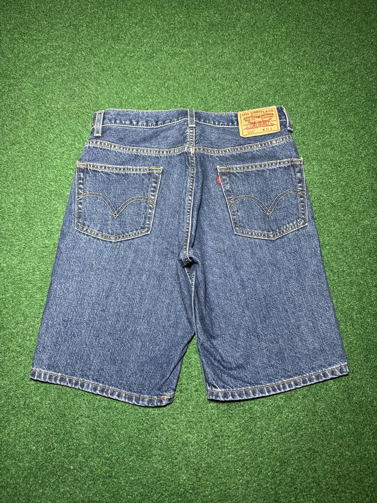 Levi's Levis 505 Jorts Y2K Medium Wash 31 10” Denim Shorts Size US 31 - 1 Thumbnail