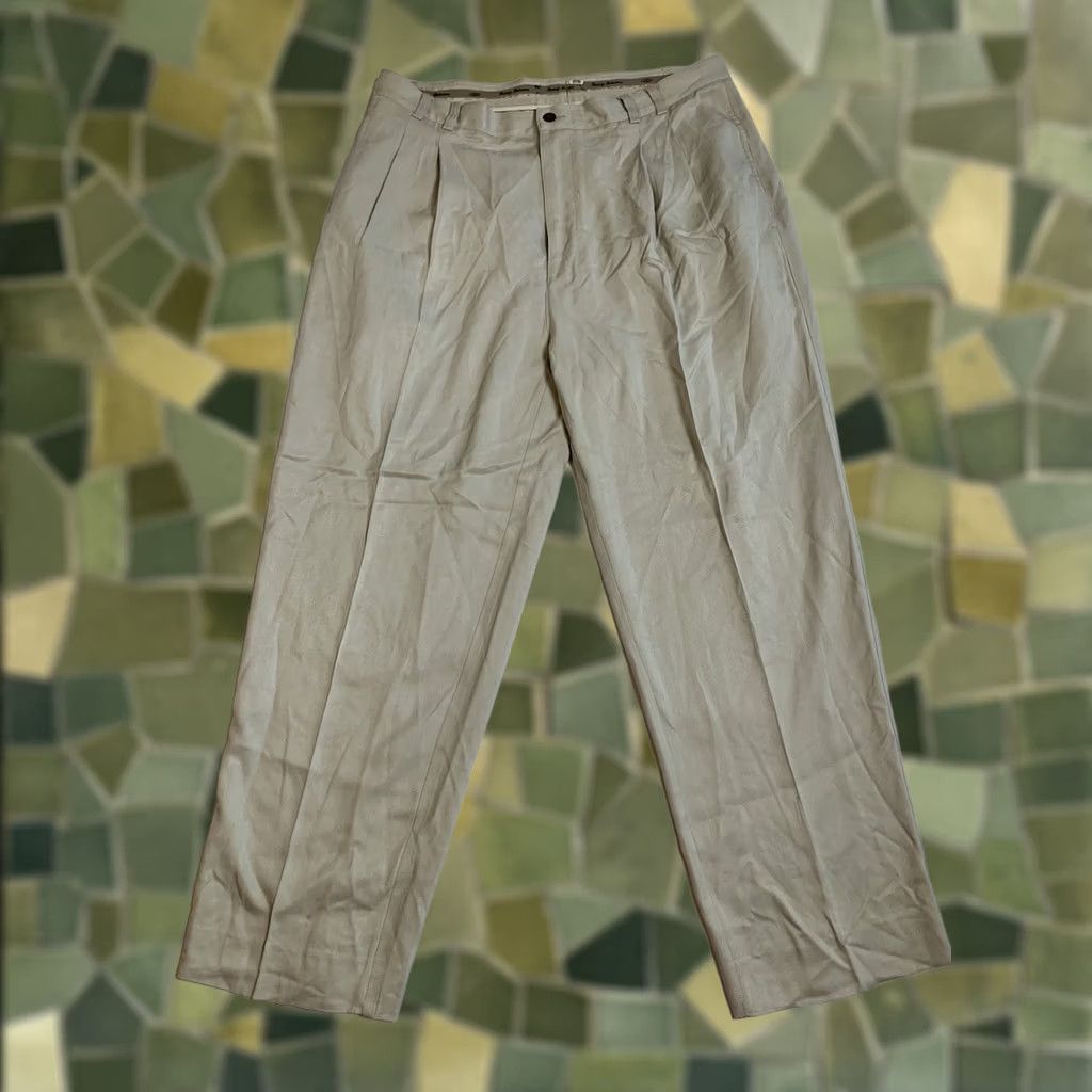 Tommy Bahama VINTAGE Tommy Bahama Pants Mens Size 38 Beige 100% Silk Pants Straight Leg Pleated Front Size US 38 / EU 54 - 1 Thumbnail