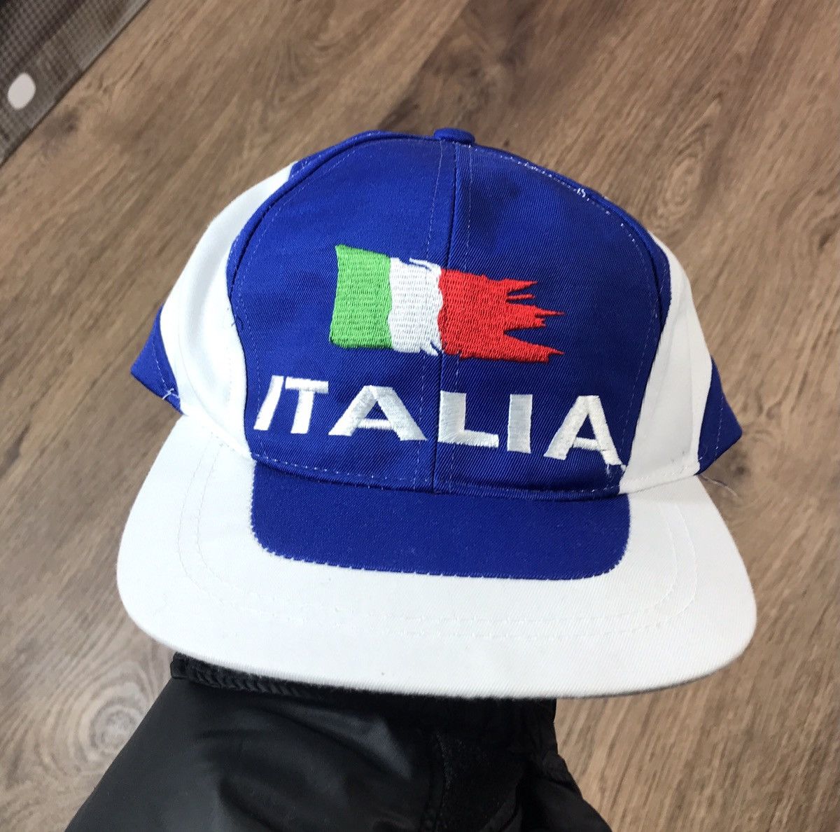 Vintage Vintage 90s ITALIA Cap Size ONE SIZE - 1 Thumbnail