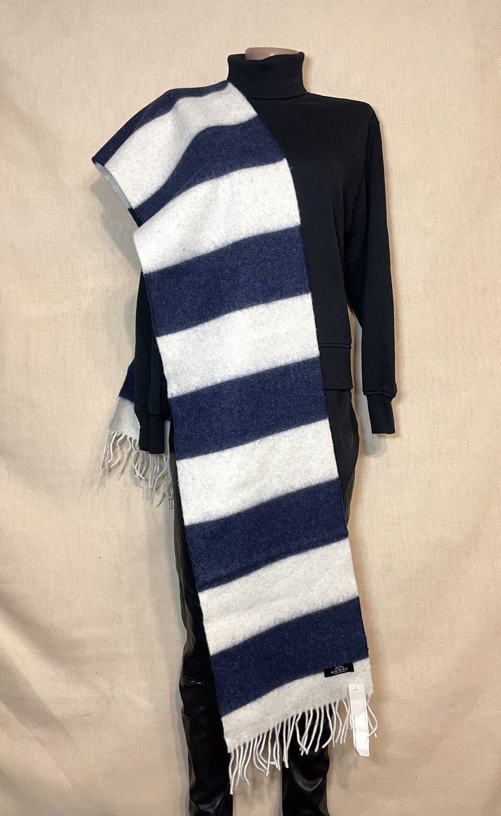Johnstons Of Elgin Johnstons stripped white navy wool scarf Size ONE SIZE - 7 Thumbnail