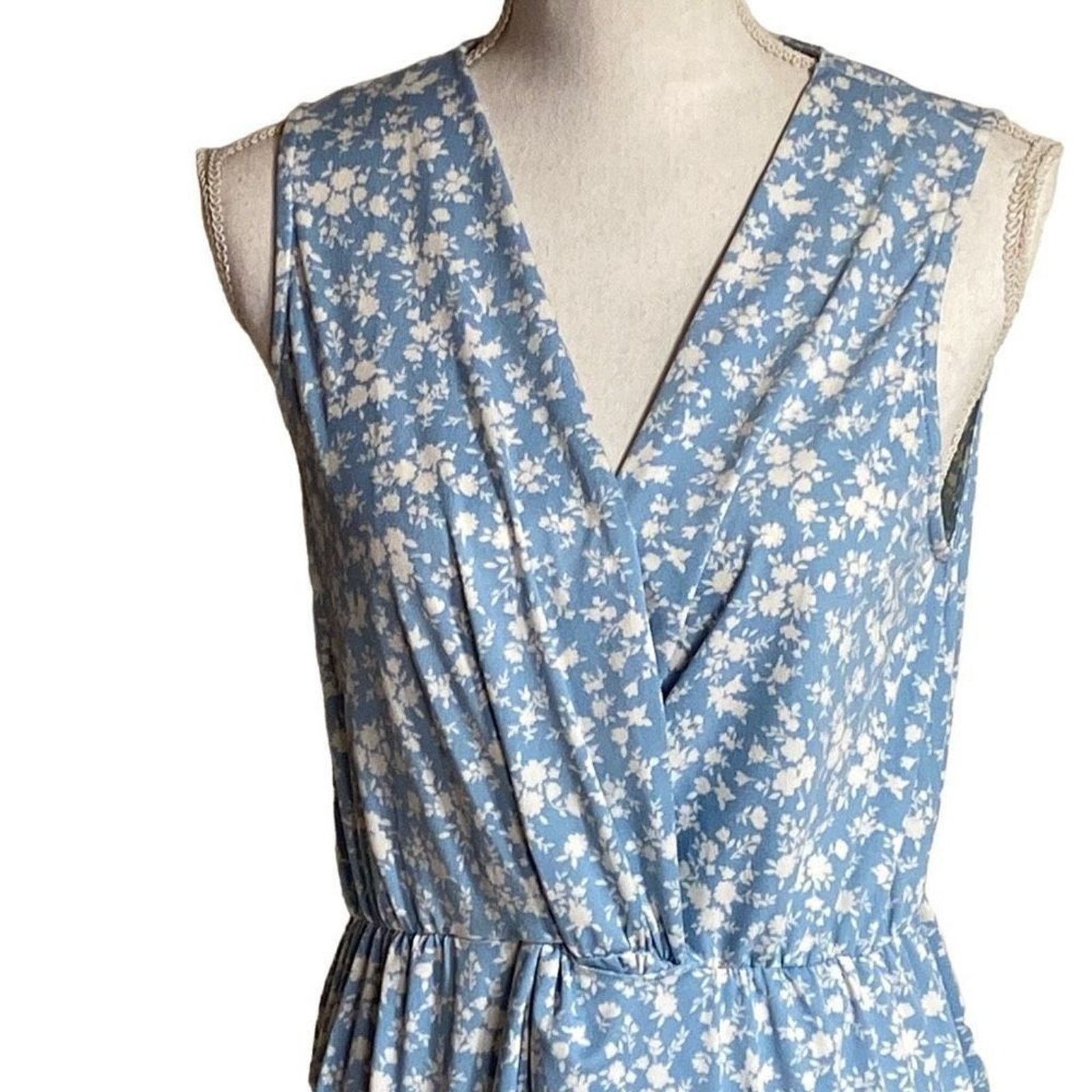 Other Gilli light Blue & White Floral Wrap Midi Dress Size Medium Size M / US 6-8 / IT 42-44 - 3 Thumbnail