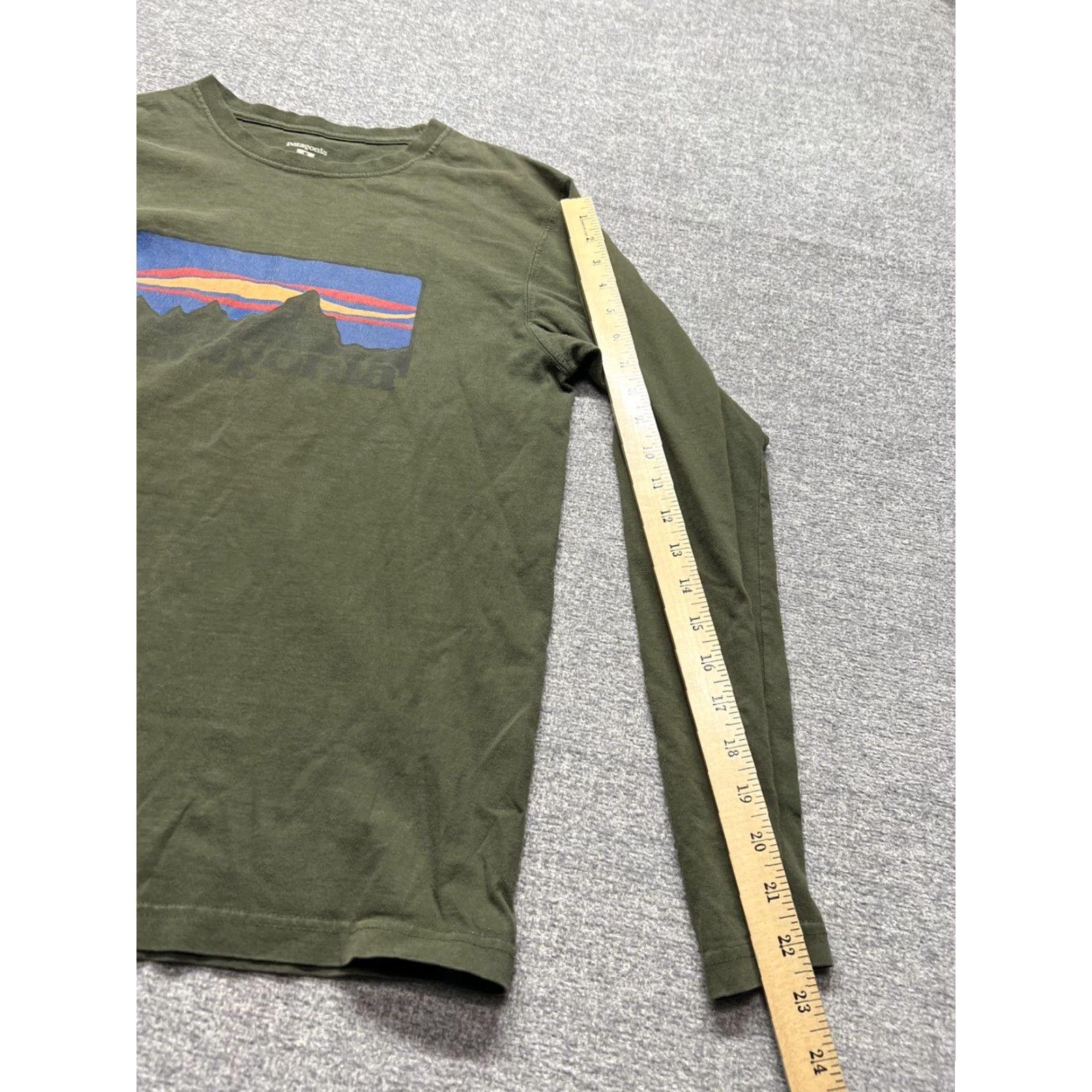 Patagonia Patagonia Shirt Long Sleeve Men S Green Logo Pullover Tee Size US S / EU 44-46 / 1 - 4 Thumbnail
