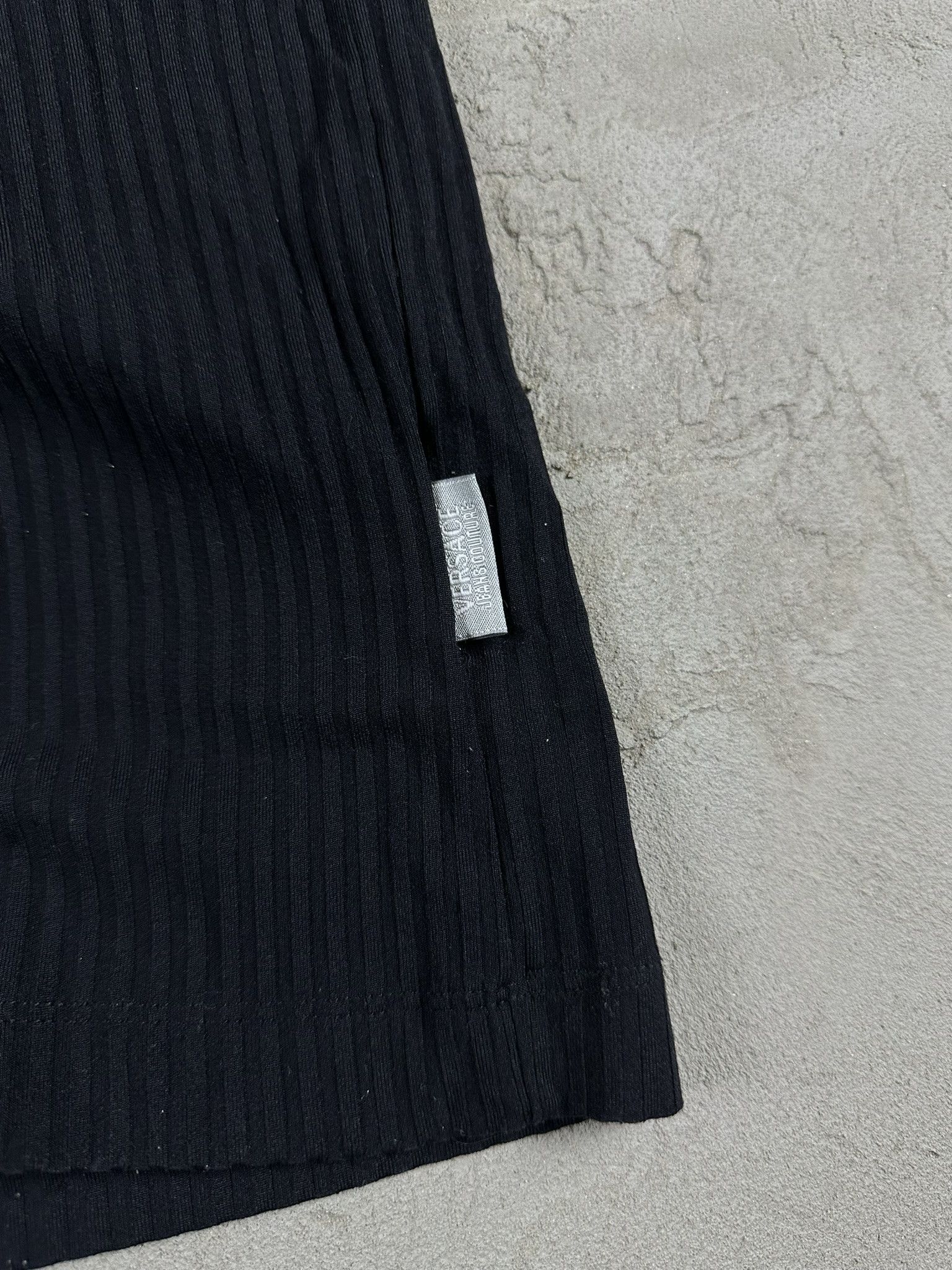 Versace Vintage Versace Pleated Like Issey Miyake Basic T-shirt Size US L / EU 52-54 / 3 - 4 Thumbnail