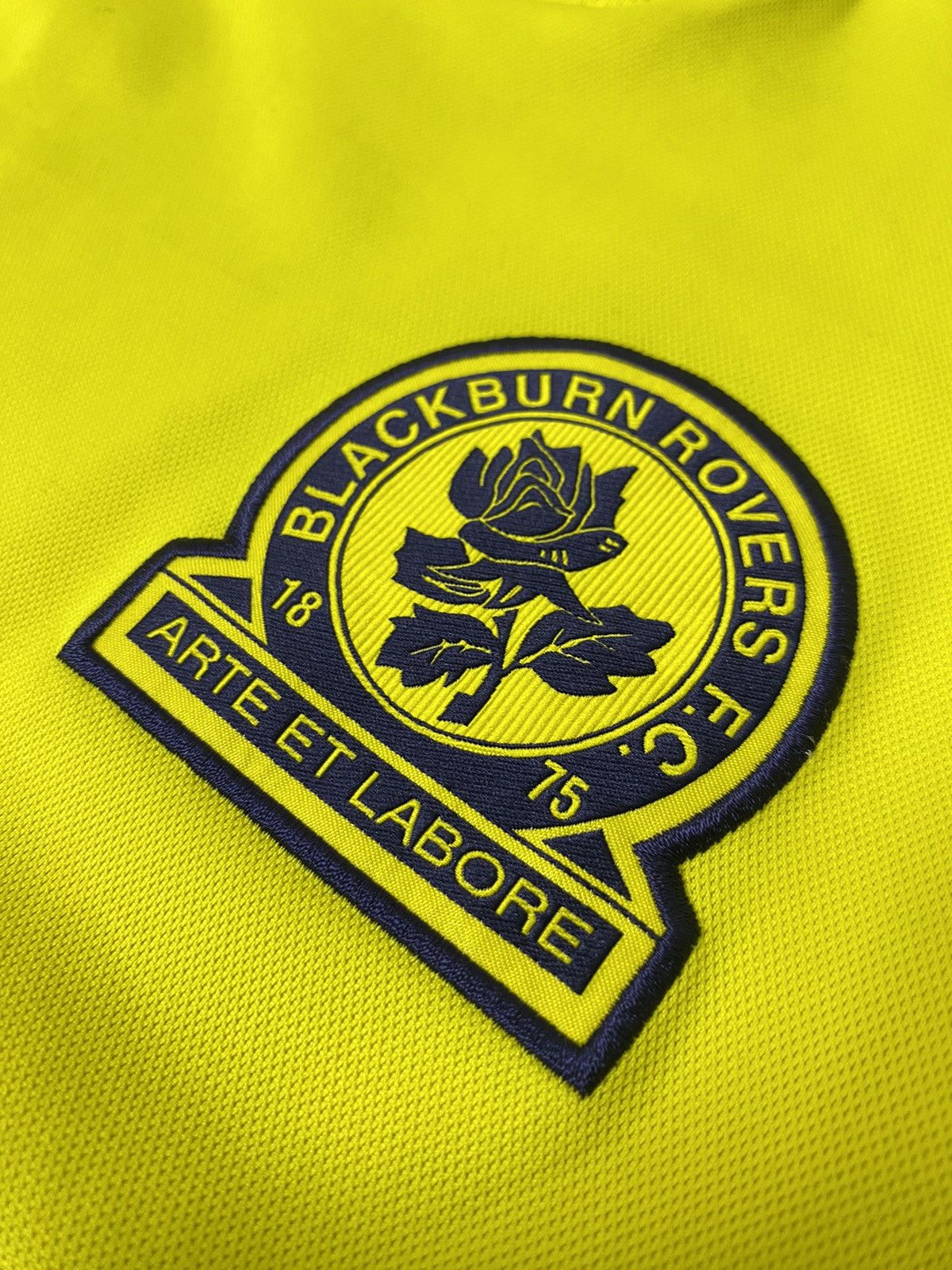 Umbro Blackburn Rovers FC 2018/19 Away Football/Soccer Jersey Kit Size US L / EU 52-54 / 3 - 4 Thumbnail