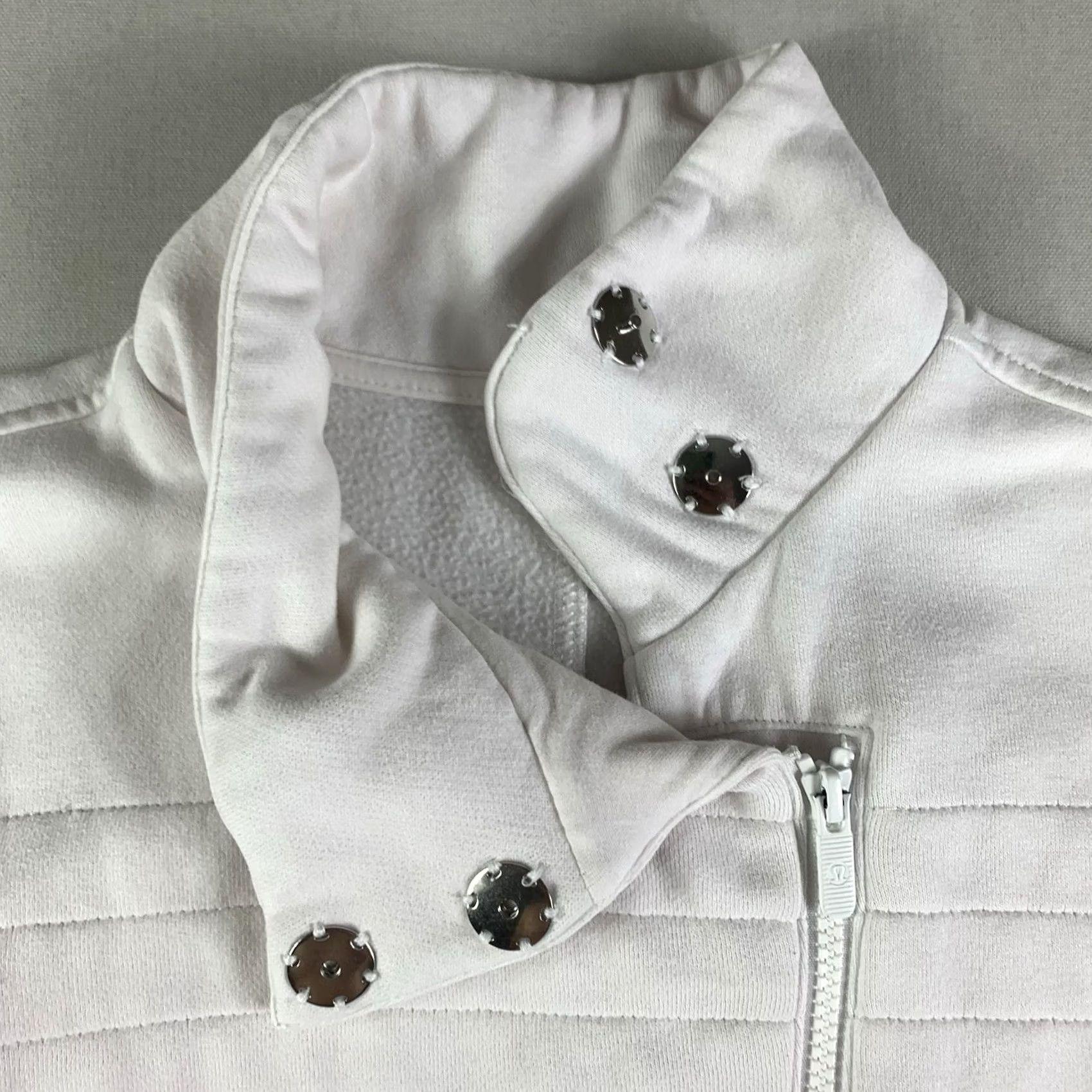 Lululemon Lululemon White Sweater Cowl Neck Button Snap Long Sleeve Full Zip Womens Small S with Pockets Size S / US 4 / IT 40 - 3 Thumbnail