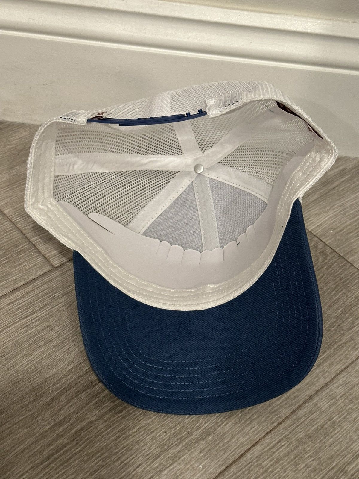 Other Mugsy Jeans Trucker Blue White Red Hat Cap NEW Size ONE SIZE - 6 Thumbnail